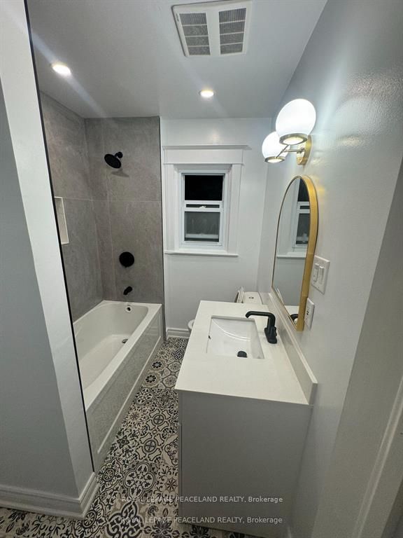 50 Manor Road E, Toronto, ON M4S 1P8 photo 5