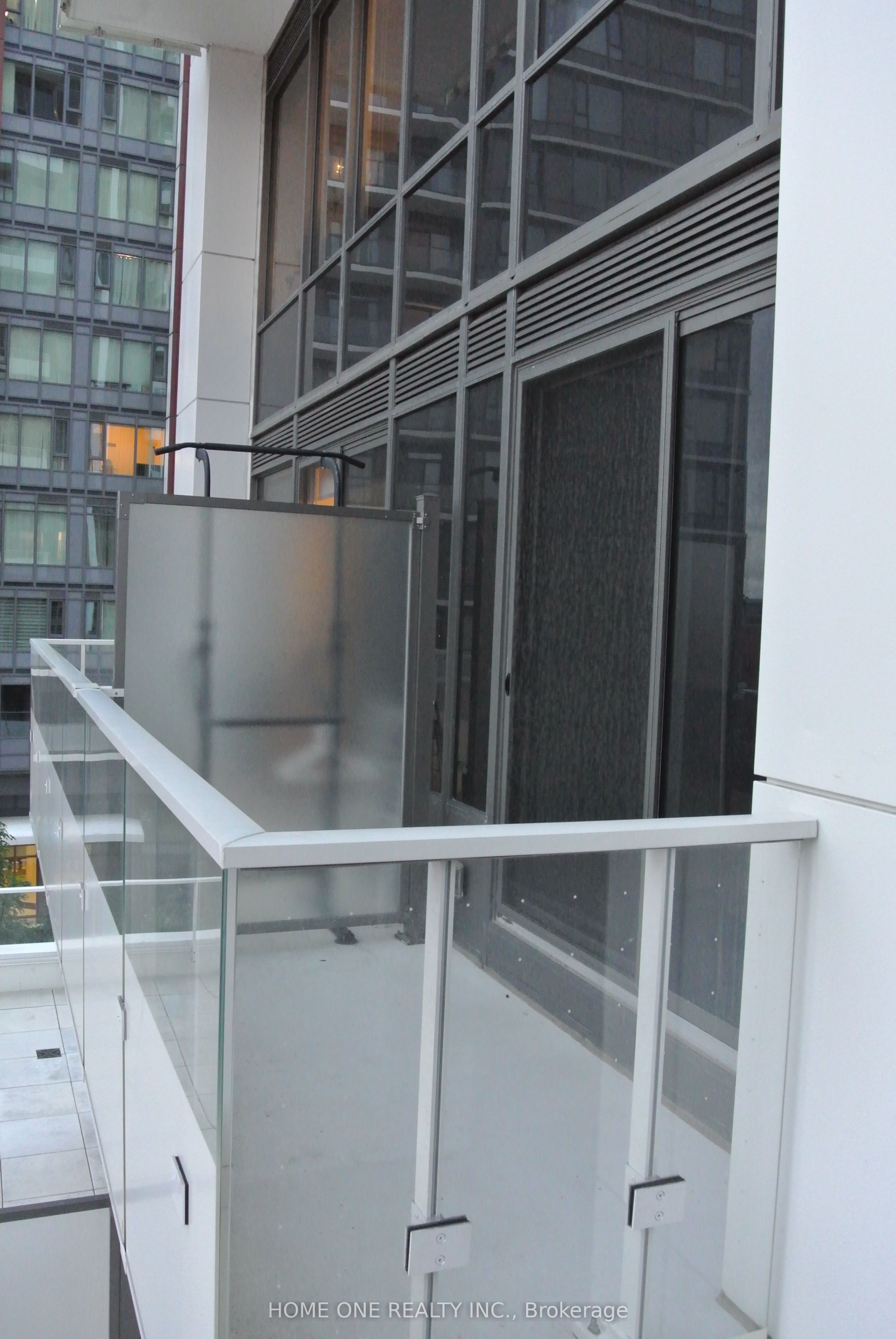 75 Canterbury Place 506, Toronto, ON M2N 0L2 photo 5