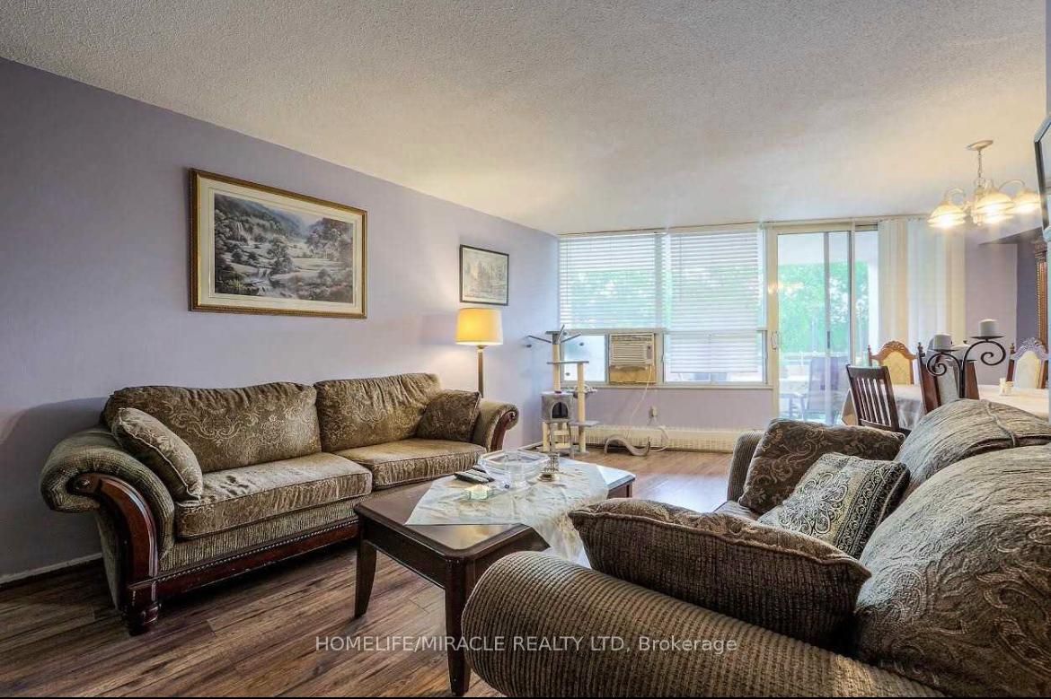 60 Pavane Linkway 216, Toronto, ON M3C 1A1 photo 3
