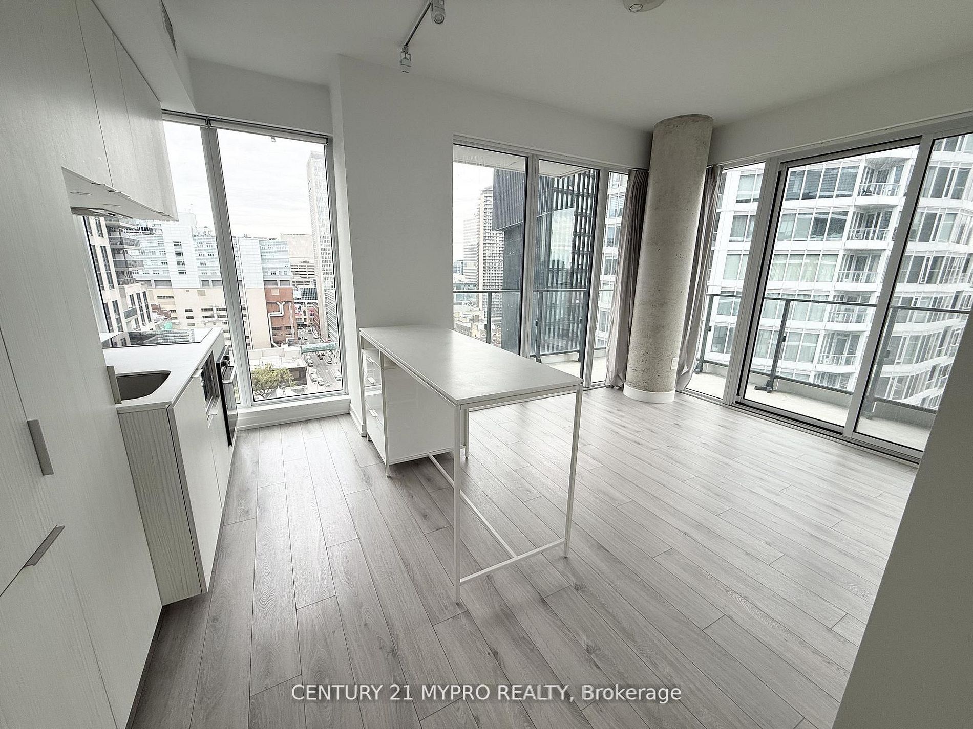 77 Shuter Street 2313, Toronto, ON M5B 0B8 photo 2