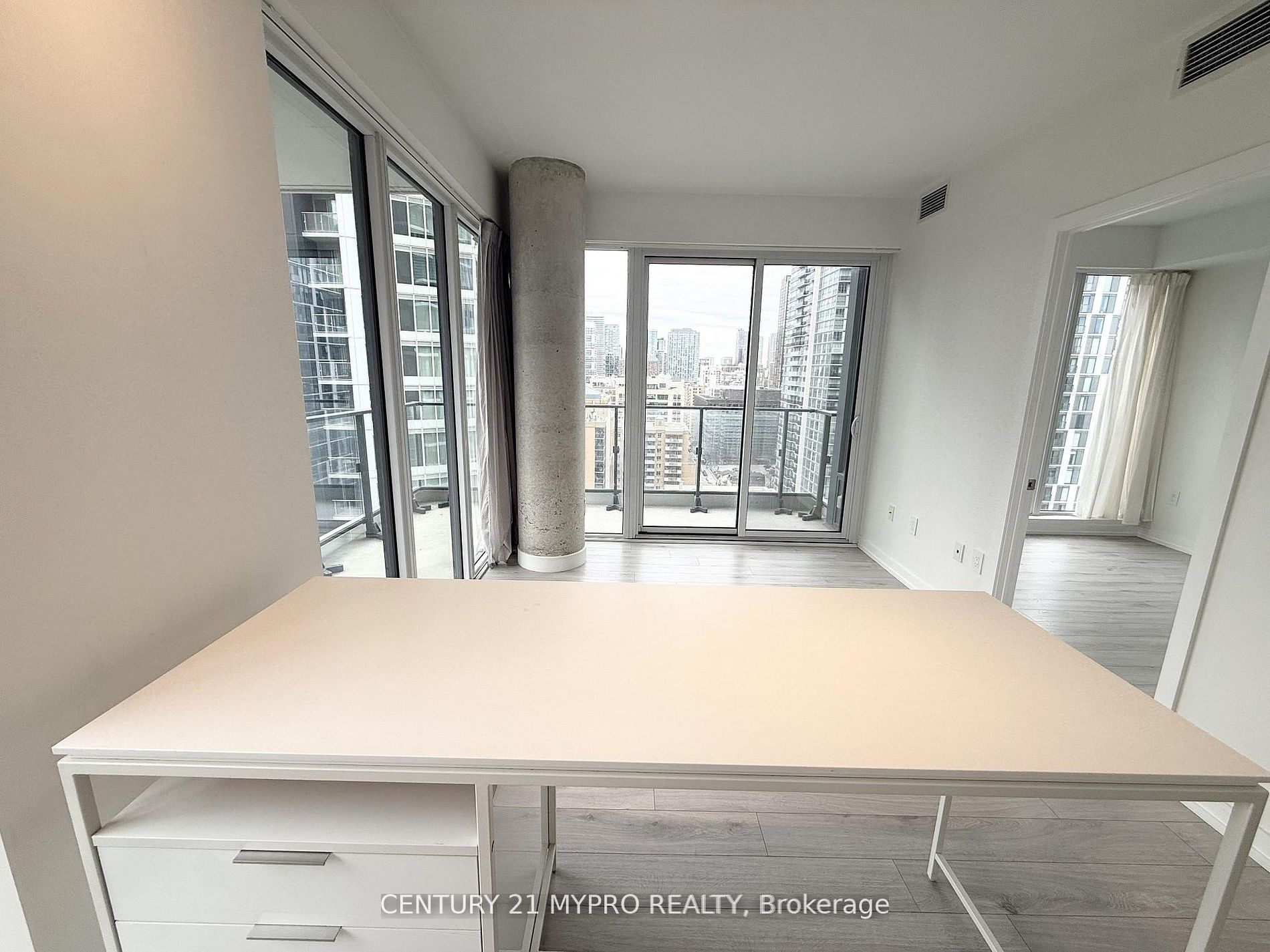 77 Shuter Street 2313, Toronto, ON M5B 0B8 photo 4