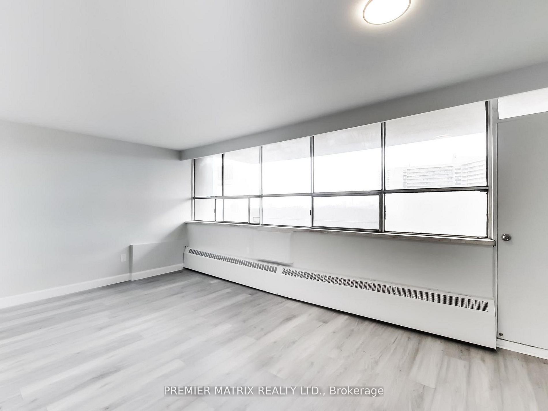 65 Thorncliffe Park Drive 907, Toronto, ON M4H 1L2 photo 5