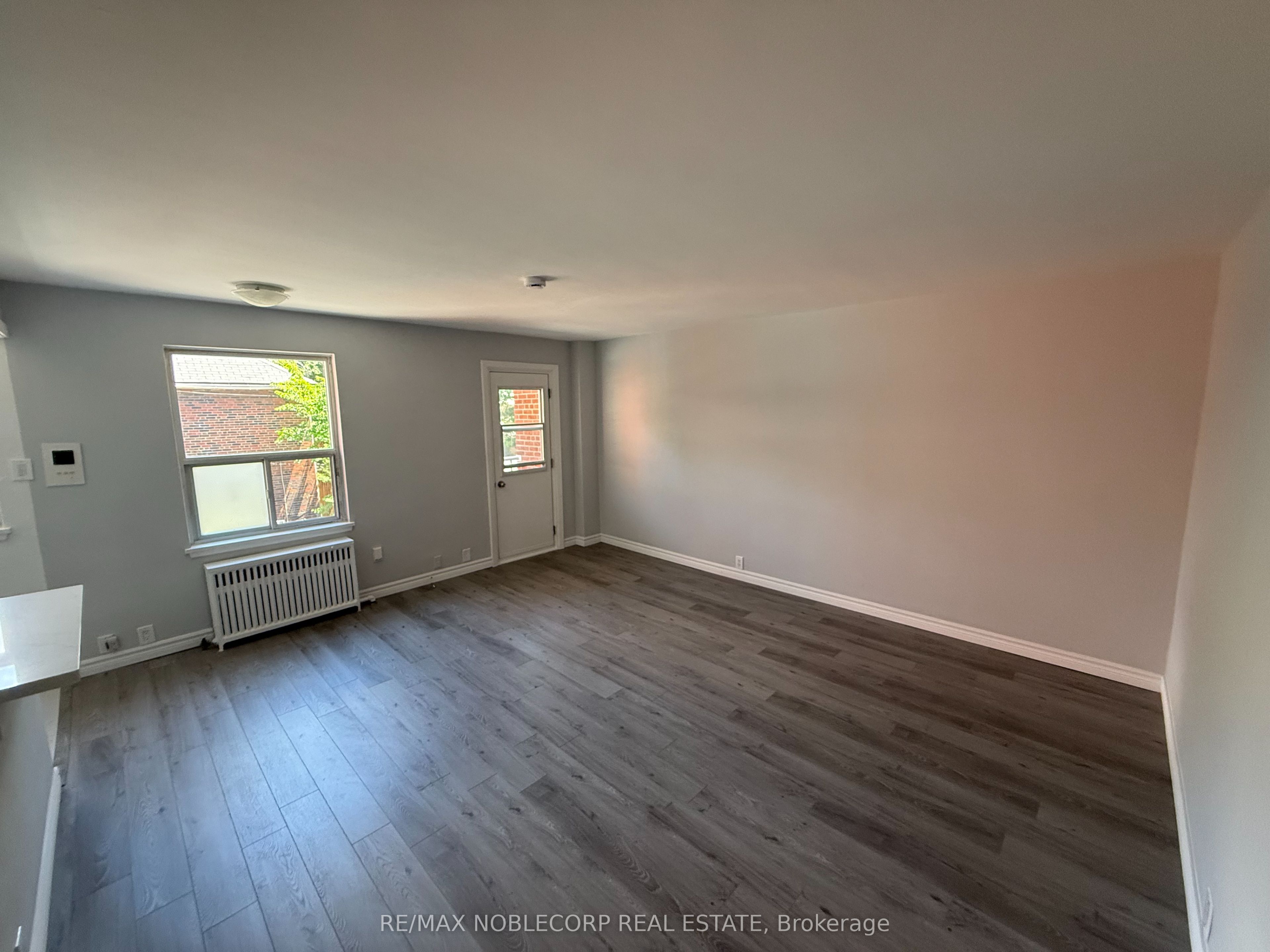 1315 Bayview Avenue 206, Toronto, ON M4G 2Z8 photo 2