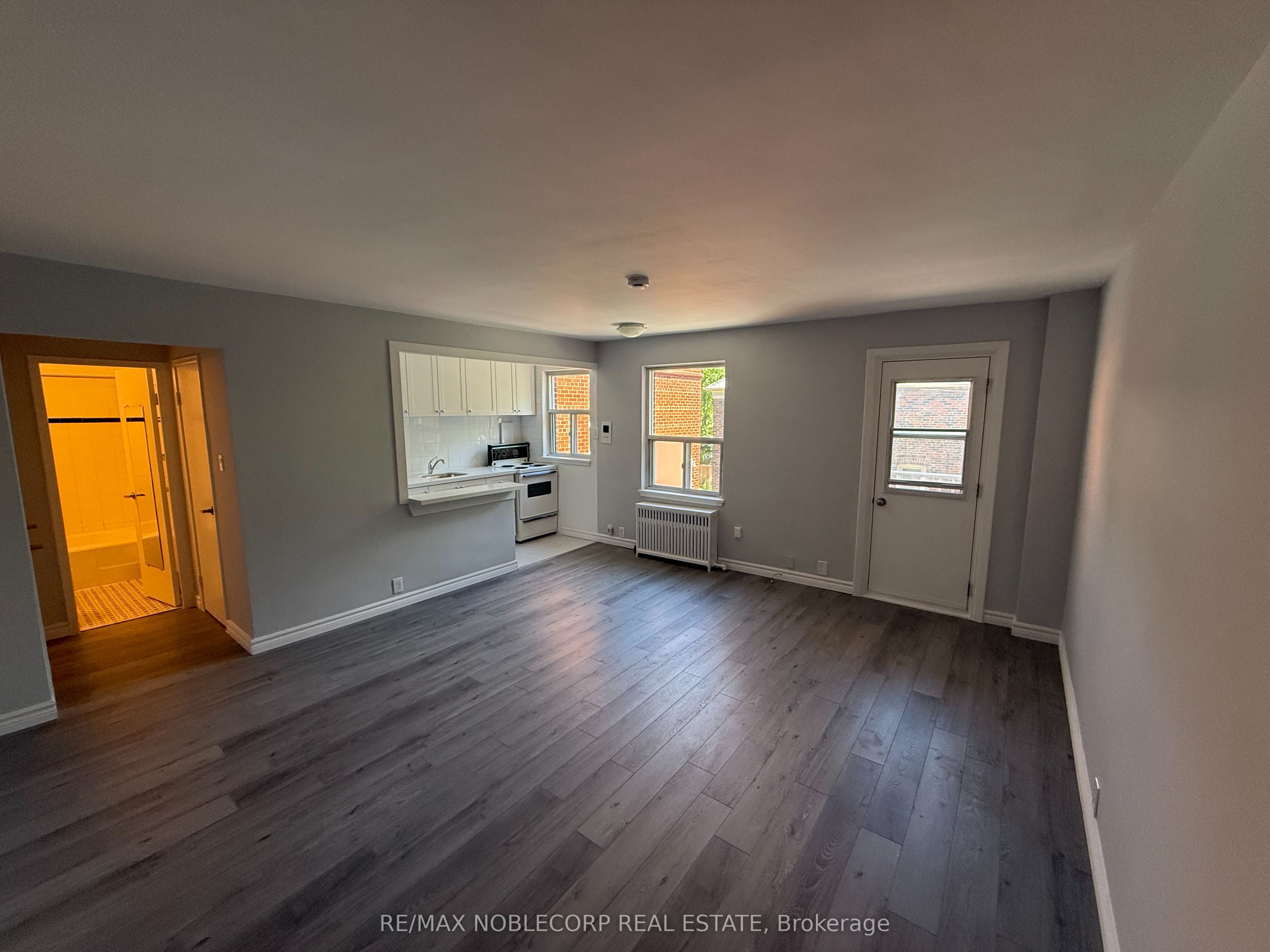 1315 Bayview Avenue 206, Toronto, ON M4G 2Z8 photo 3