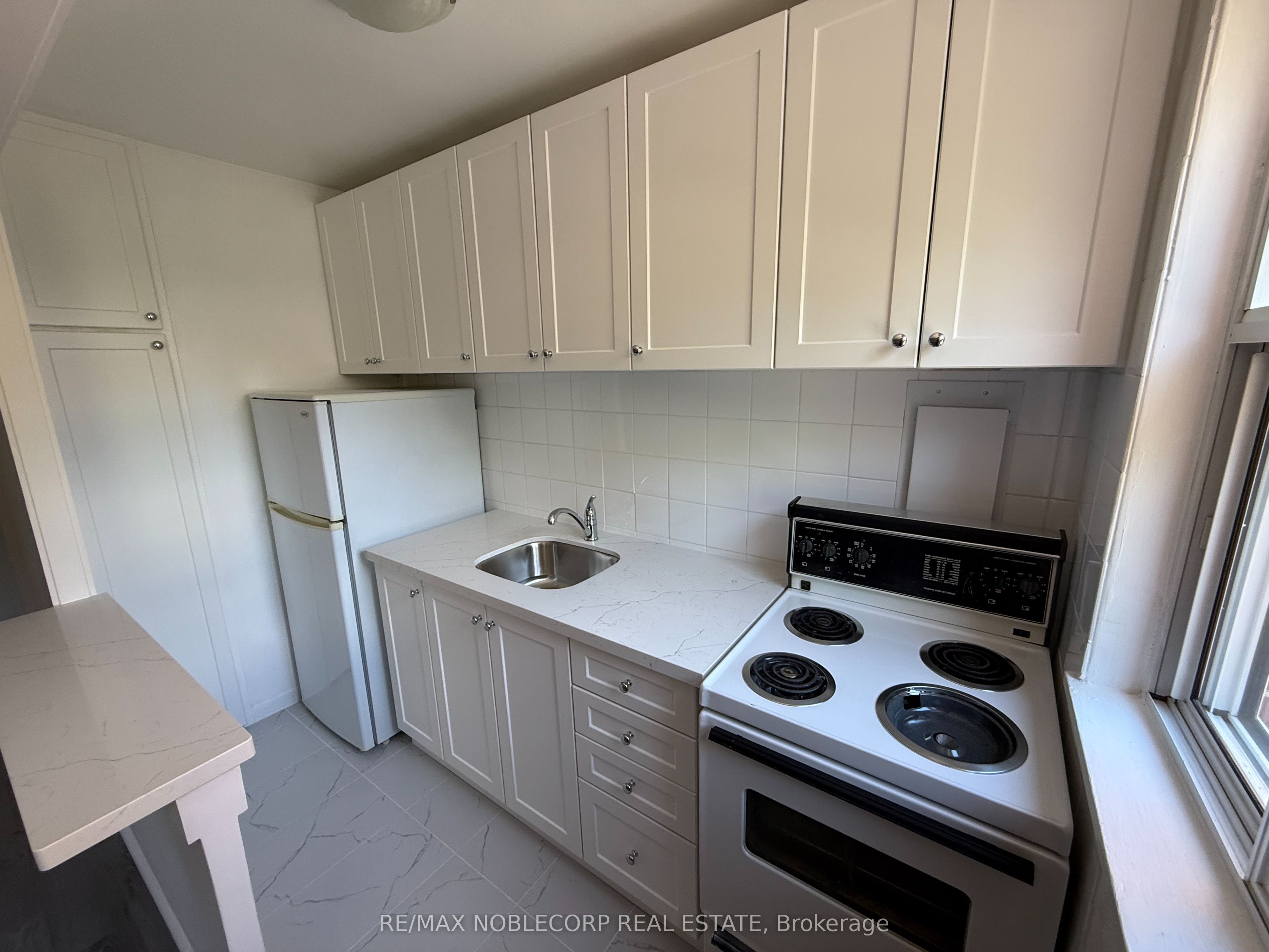 1315 Bayview Avenue 206, Toronto, ON M4G 2Z8 photo 4