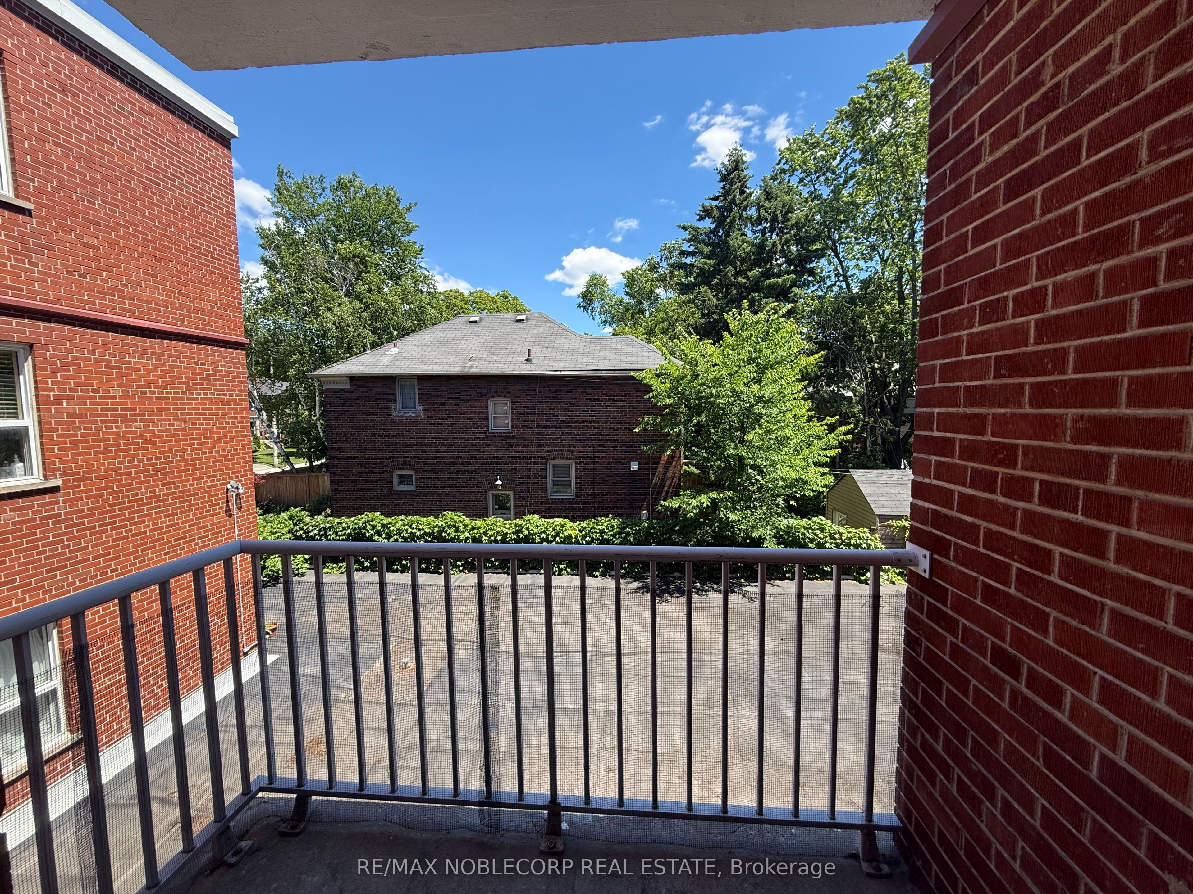 1315 Bayview Avenue 206, Toronto, ON M4G 2Z8 photo 5