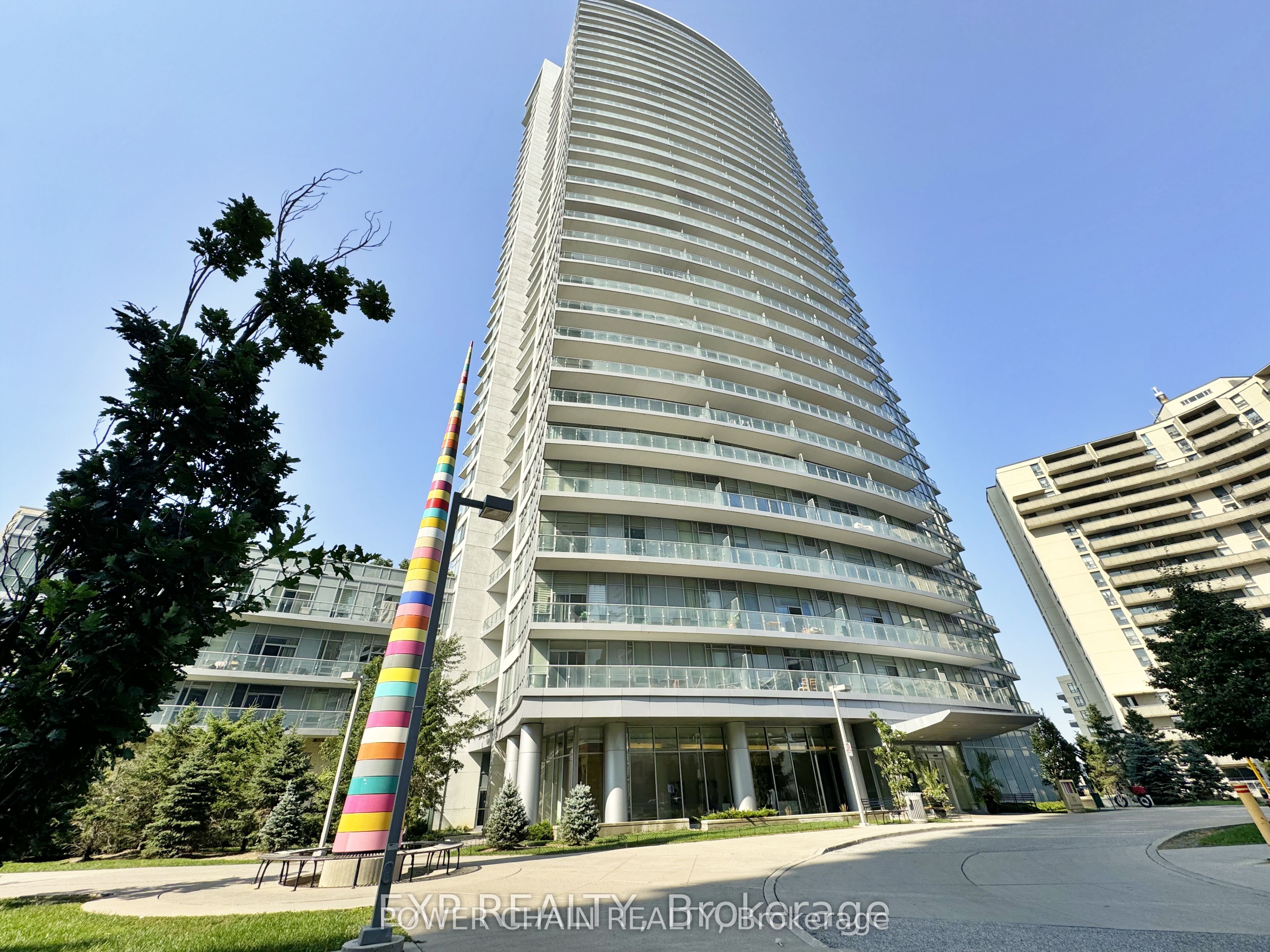 70 Forest Manor Road S 1705, Toronto, ON M2J 0A9 photo 2