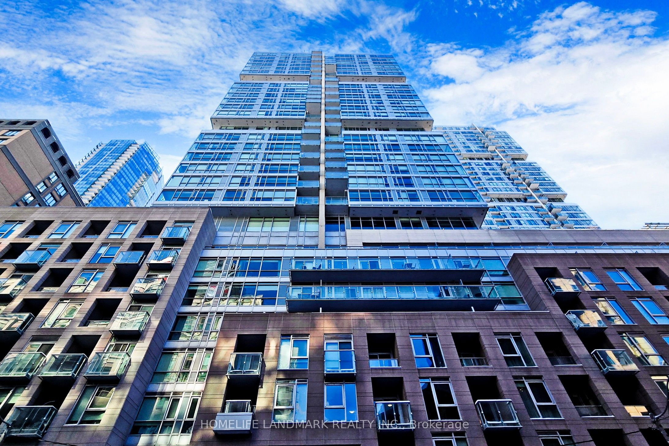199 Richmond Street W 1407, Toronto, ON M5V 0H4