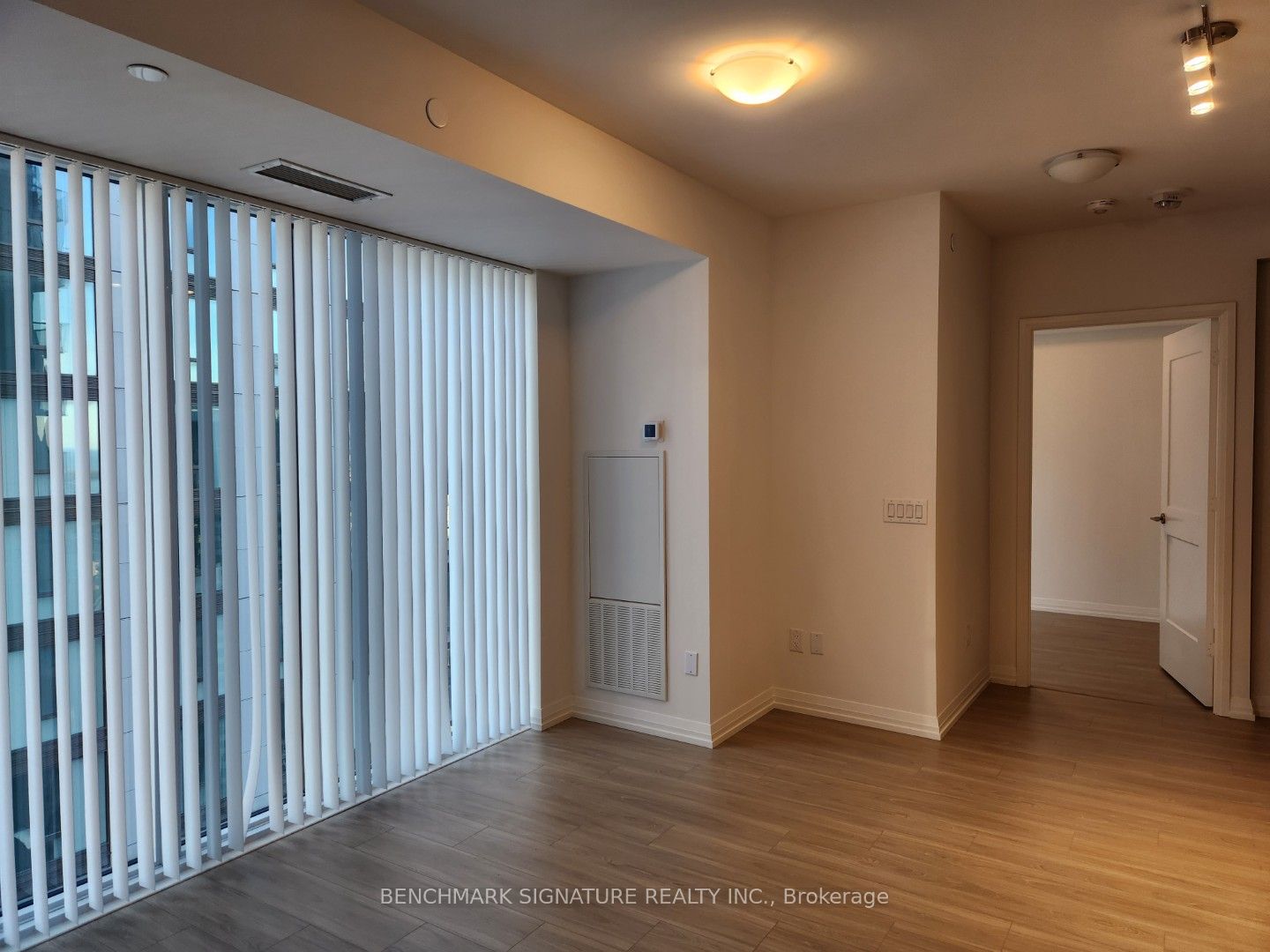 8 Widmer Street 3603, Toronto, ON M5V 0W6 photo 3