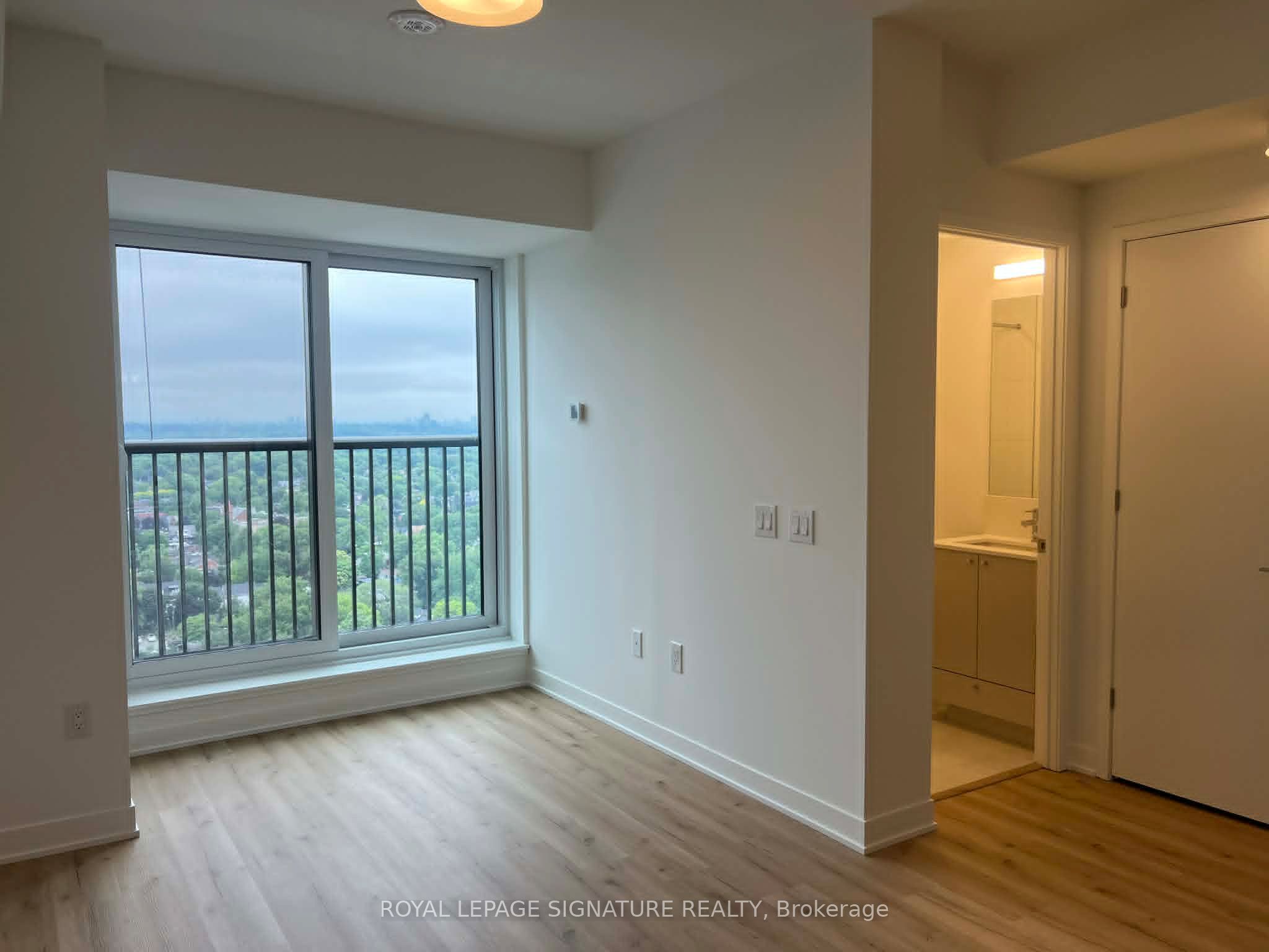 10 Oak Street 2309, Toronto, ON M5A 0Z1 photo 4