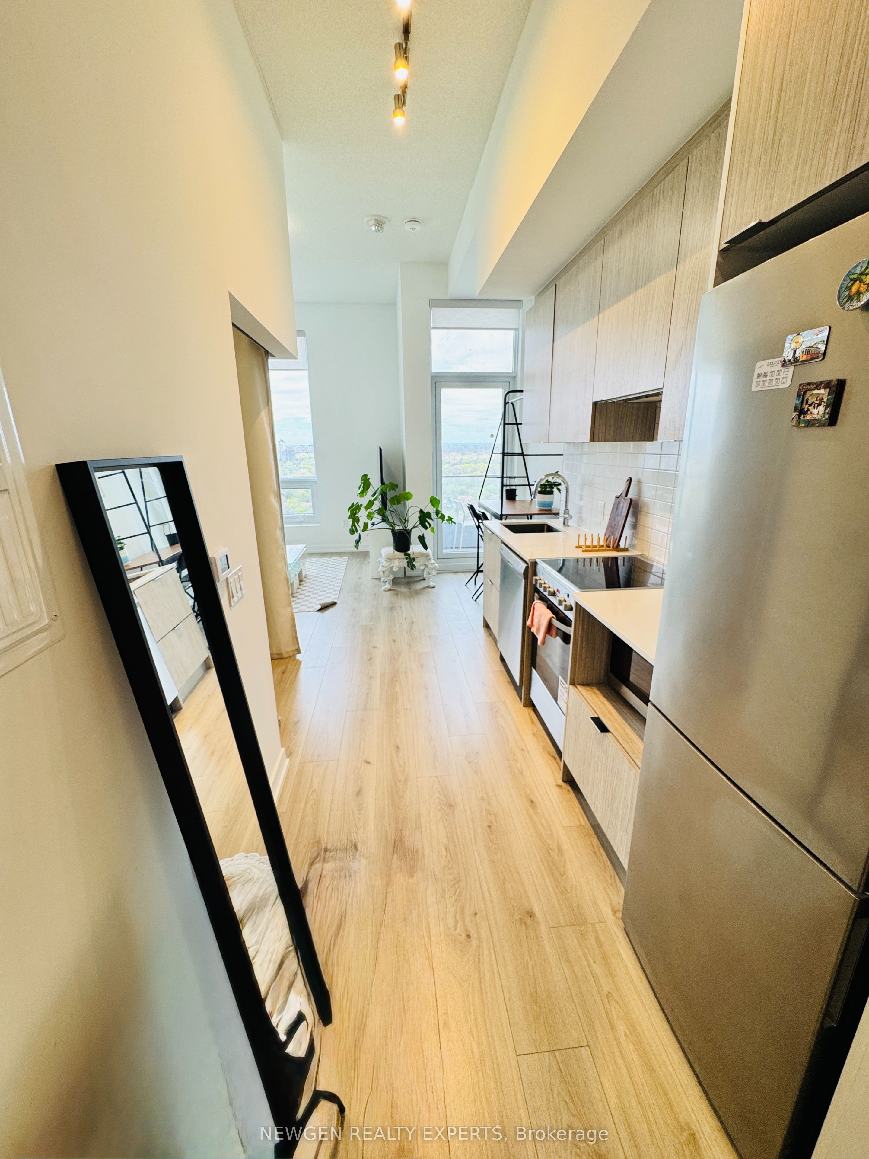 395 Bloor Street E 2807, Toronto, ON M4W 1H7 photo 4