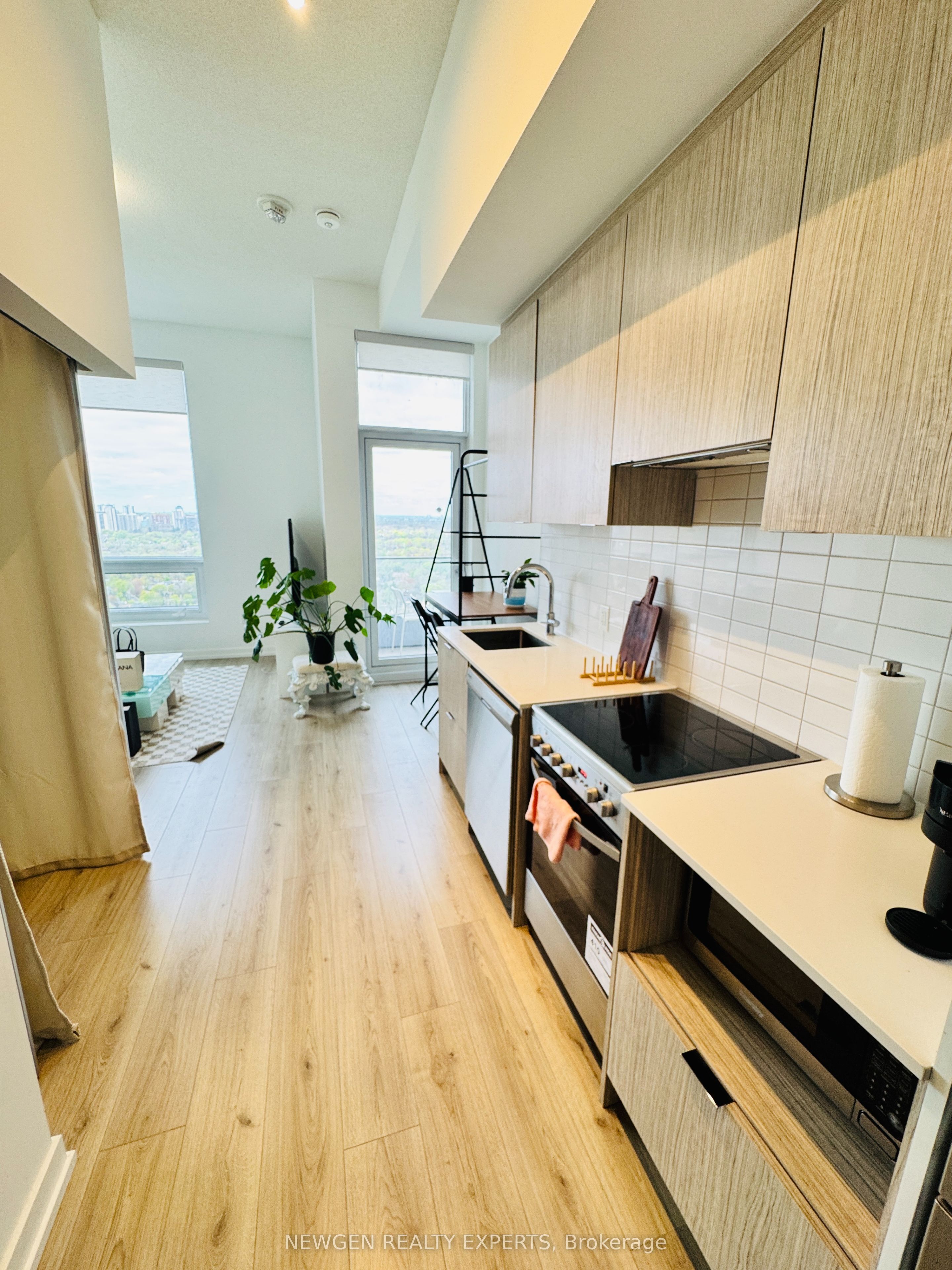 395 Bloor Street E 2807, Toronto, ON M4W 1H7 photo 5
