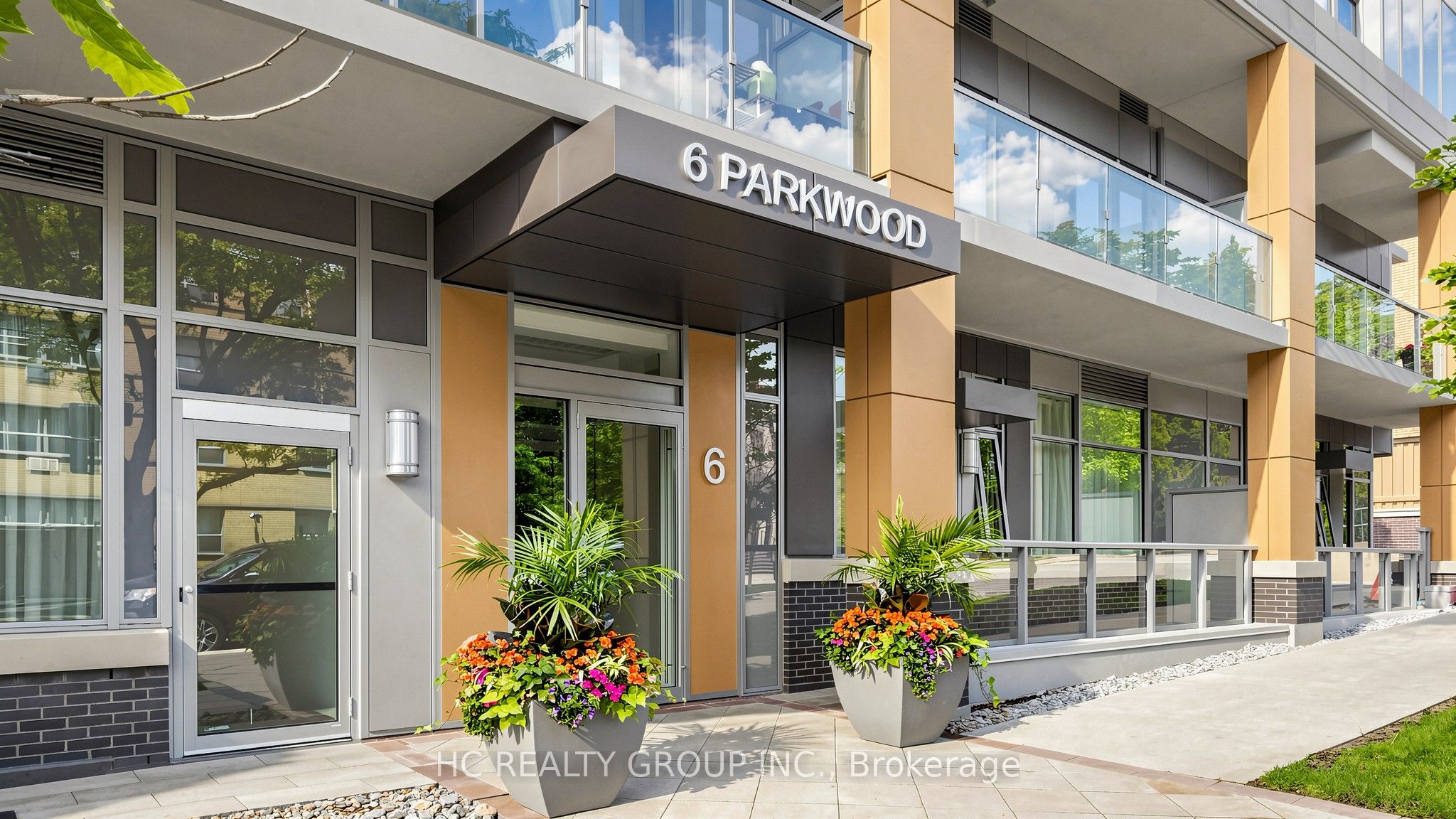 6 Parkwood Avenue 701, Toronto, ON M4V 0A3 photo 4
