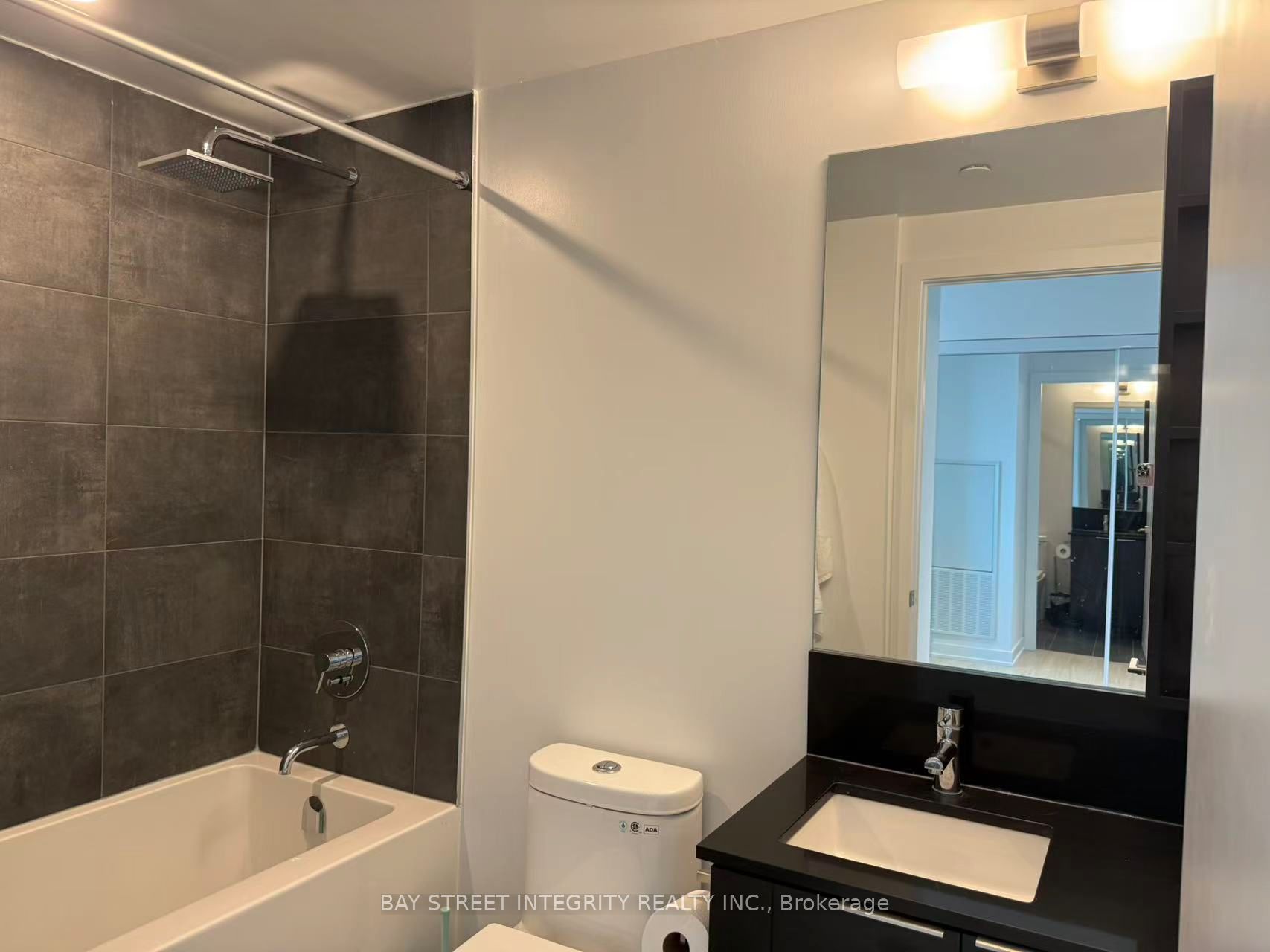 8 Wellesley Street W 4616, Toronto, ON M4Y 0J5 photo 4