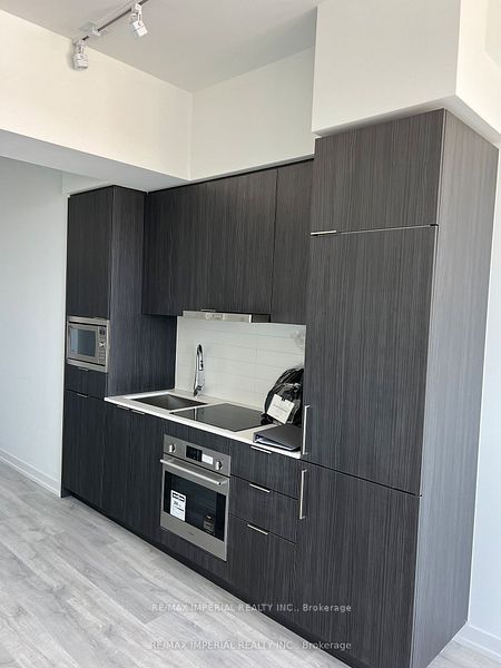 7 Golden Lion Heights N1101, Toronto, ON M2M 0C1 photo 3