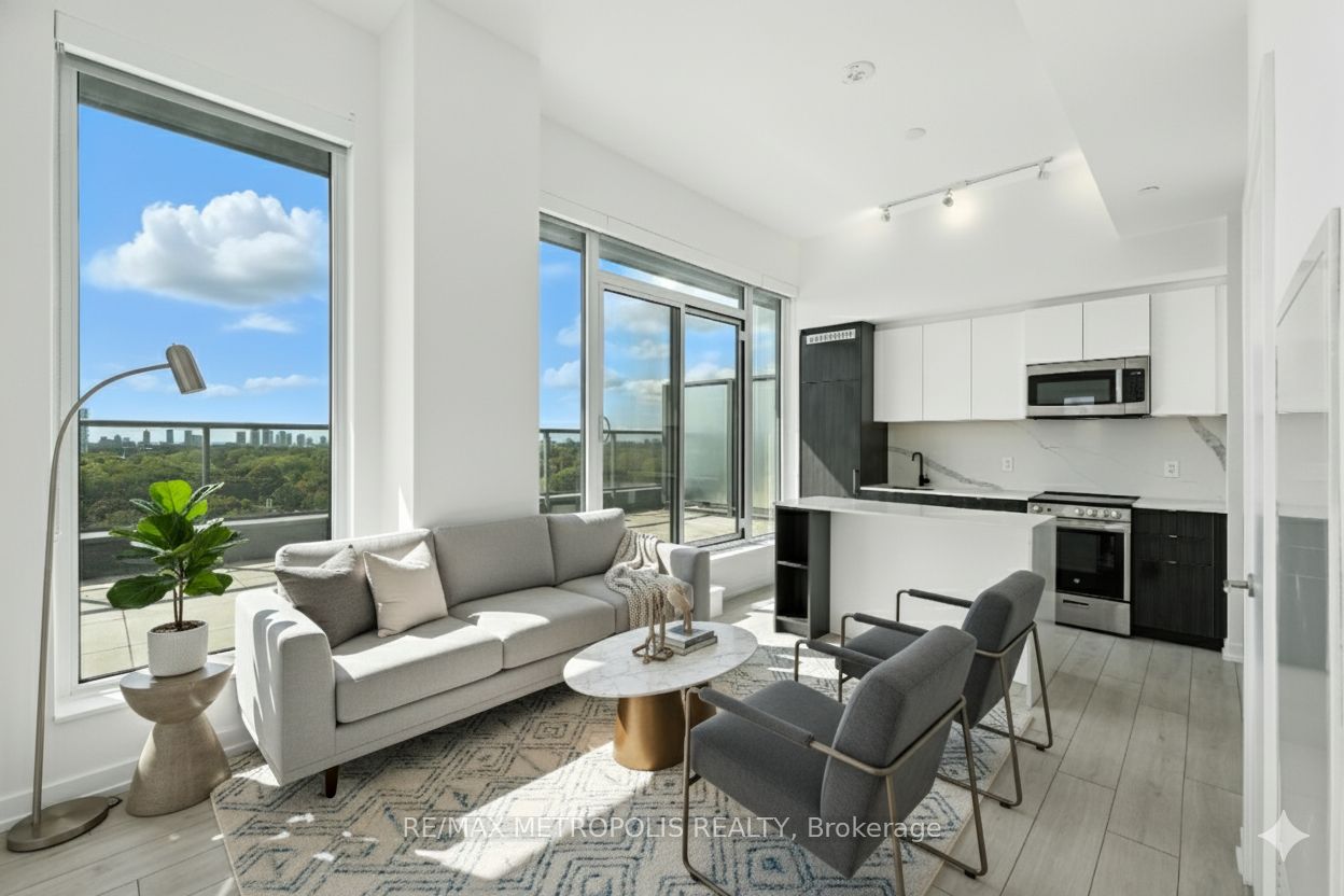 500 Dupont Street 815, Toronto, ON M6G 0B8