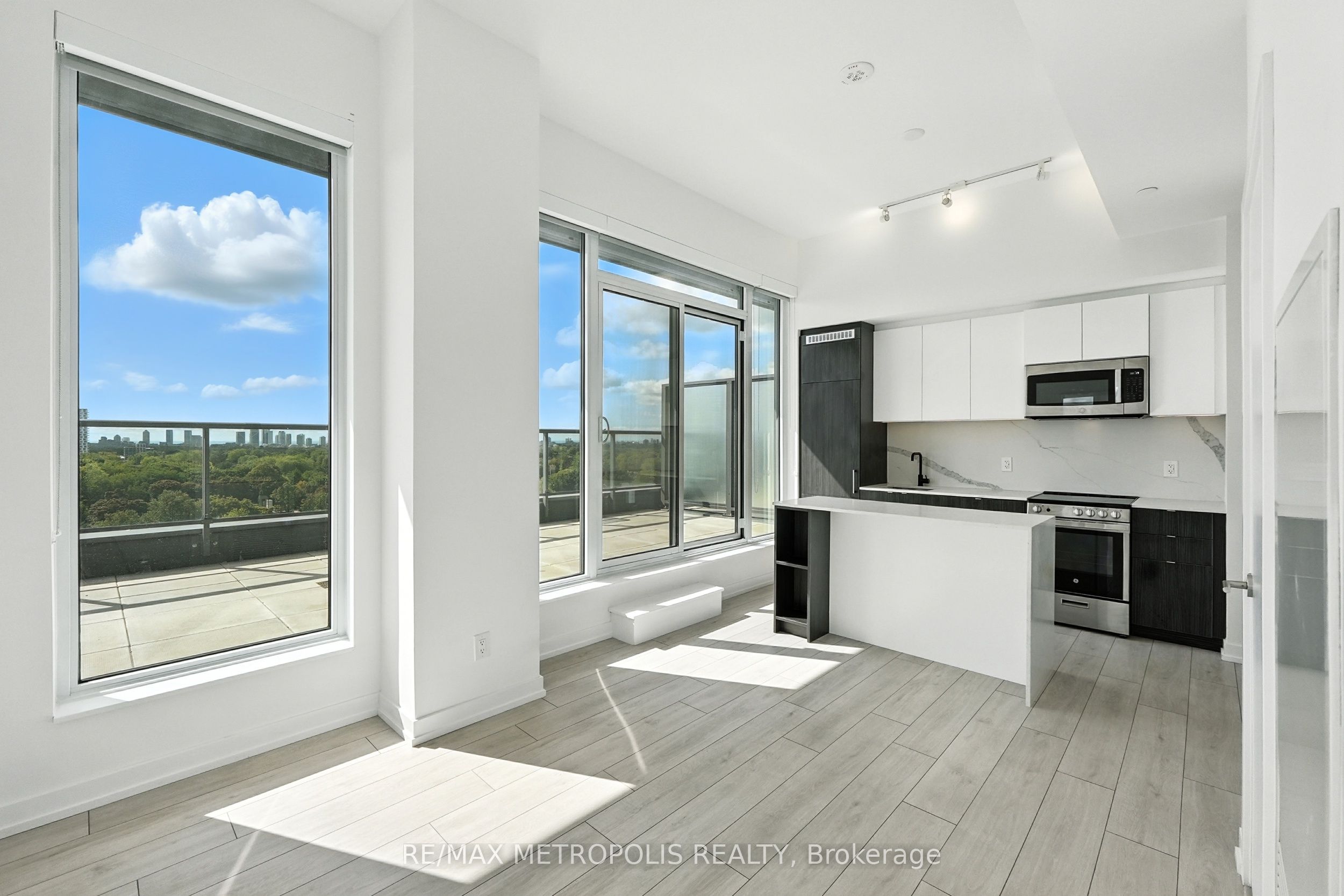 500 Dupont Street 815, Toronto, ON M6G 0B8 photo 5