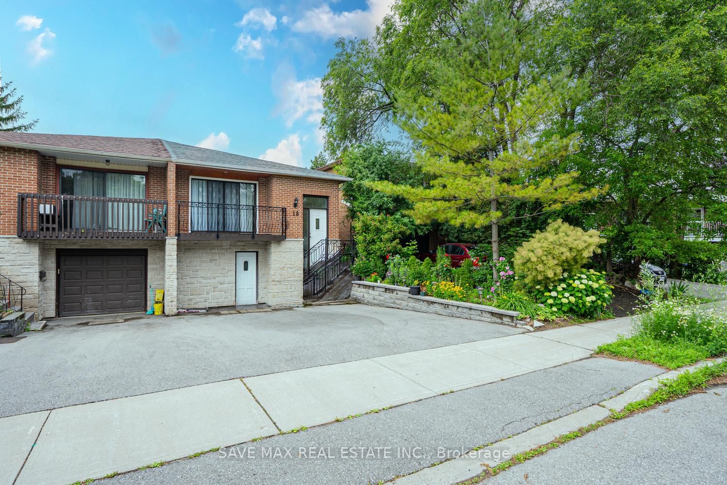 18 Levitt Court, Toronto, ON M2R 3P9 photo 2