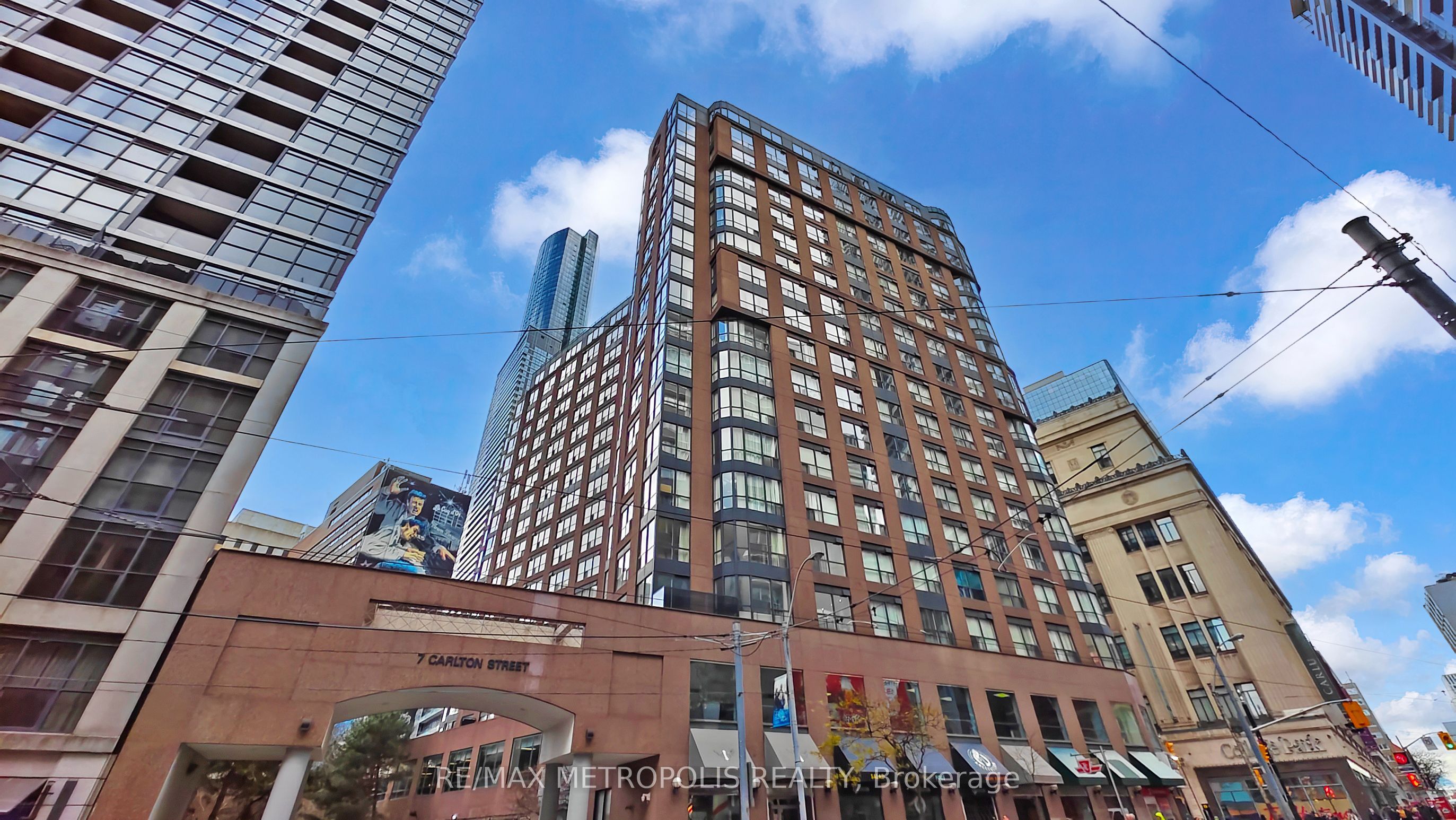 7 Carlton Street 708, Toronto, ON M5B 2M3