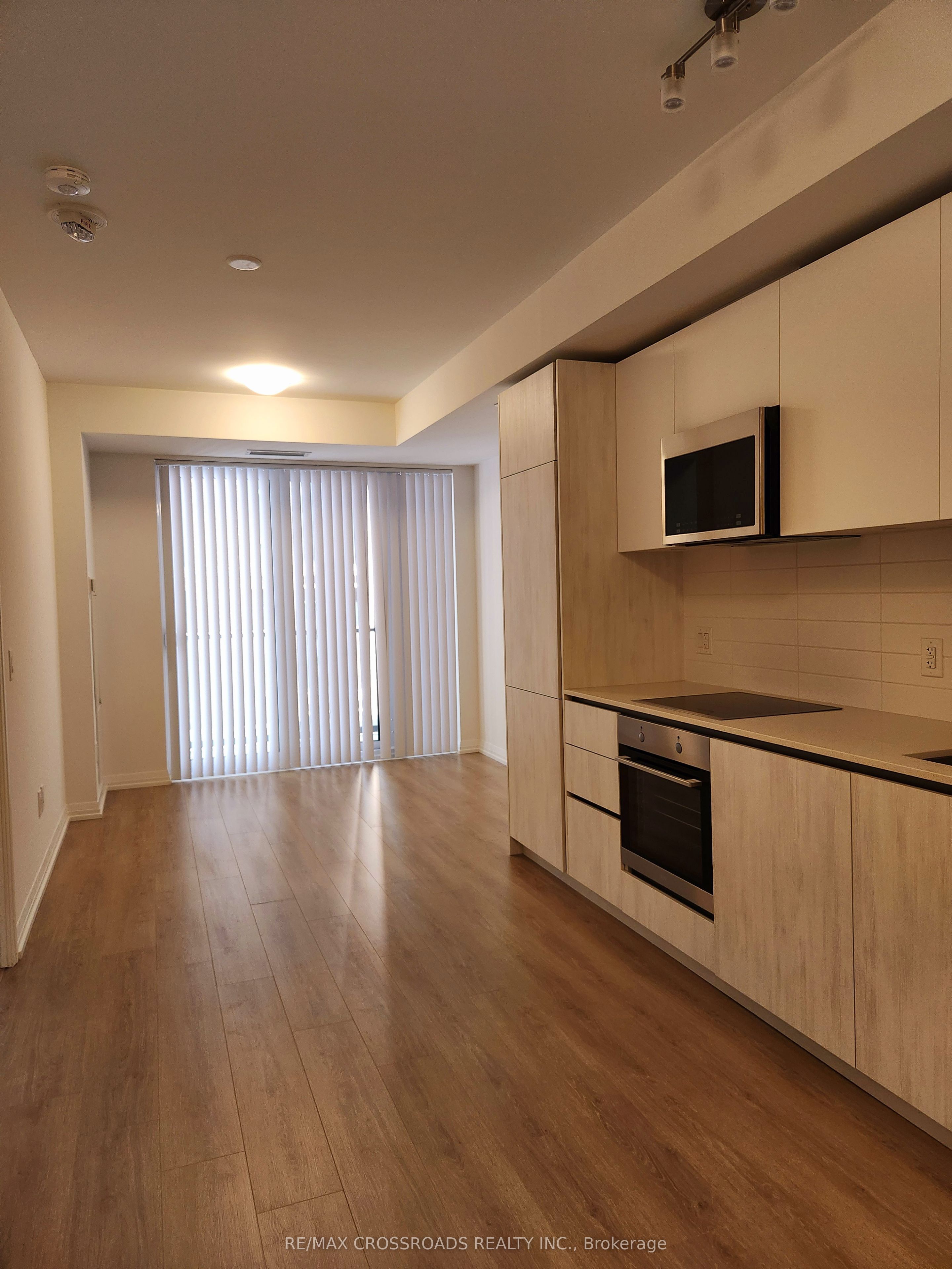 8 Widmer Street 704, Toronto, ON M5V 0W6 photo 2