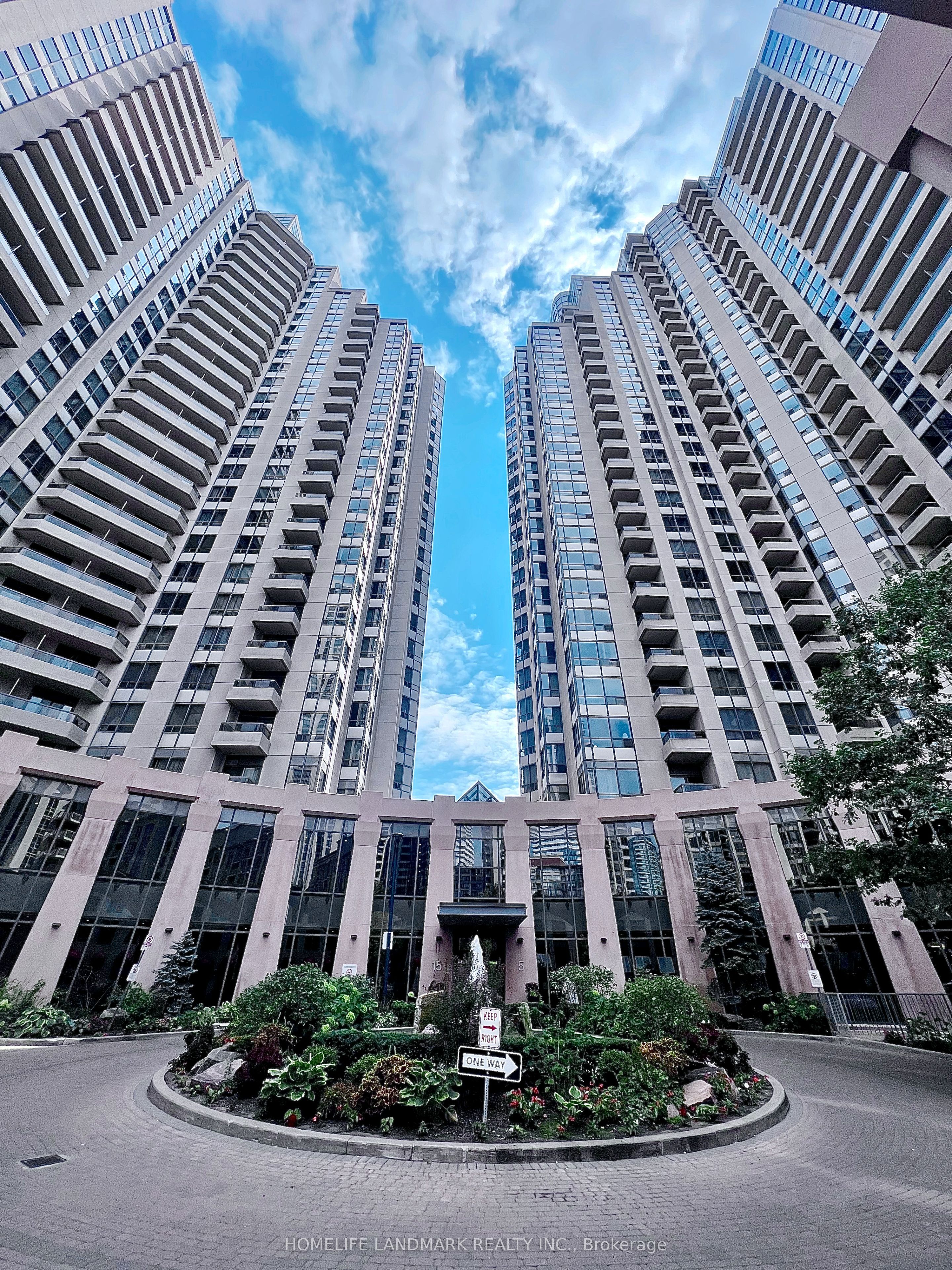 5 Northtown Way 809, Toronto, ON M2N 7A1
