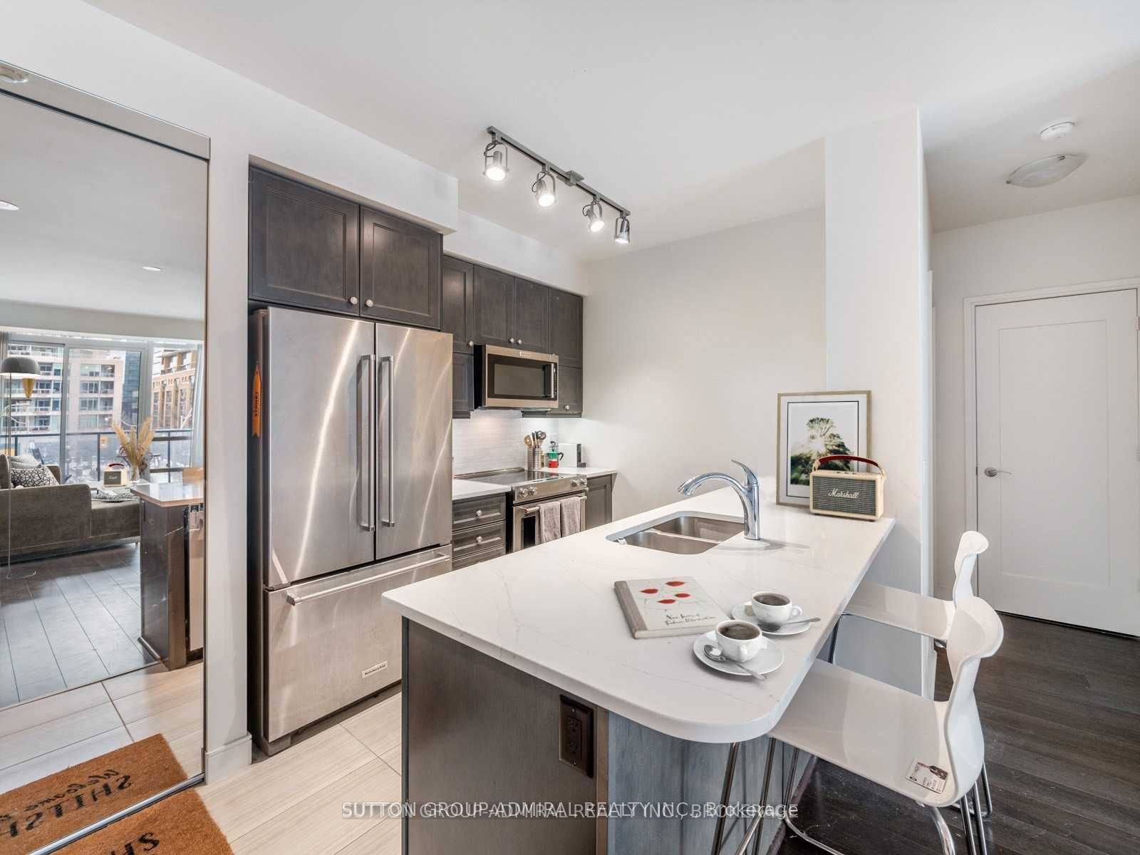 825 Church Street 301, Toronto, ON M4W 3Z4 photo 2
