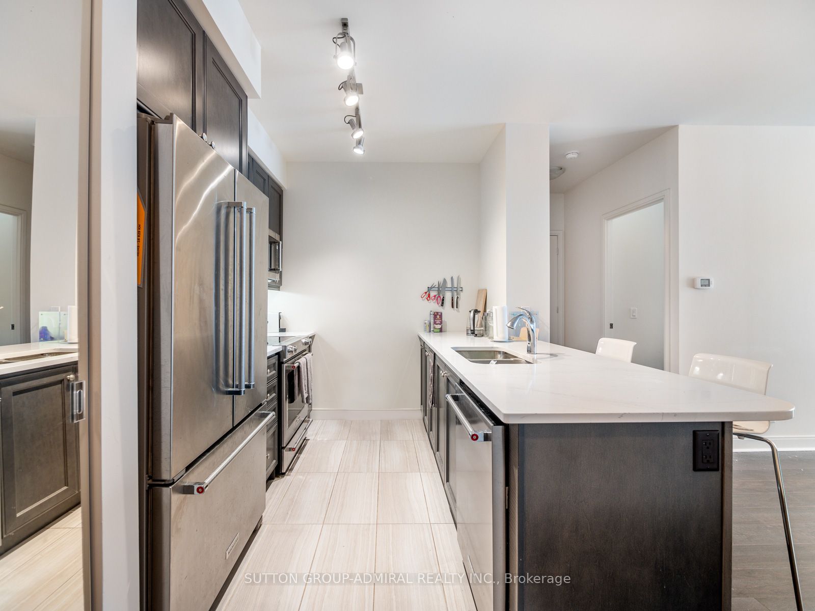 825 Church Street 301, Toronto, ON M4W 3Z4 photo 3