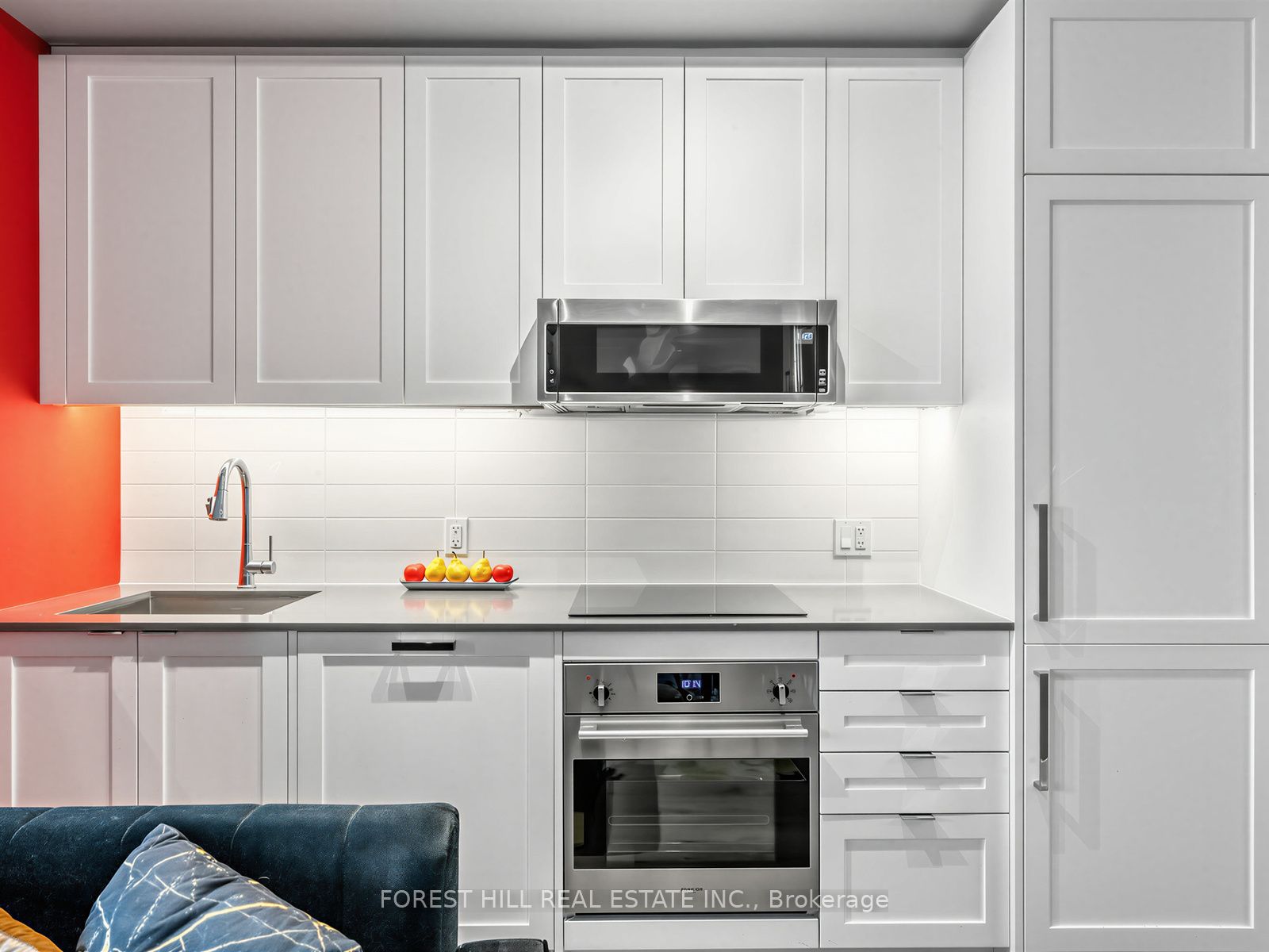 250 Lawrence Avenue W 703, Toronto, ON M5M 1B2 photo 2