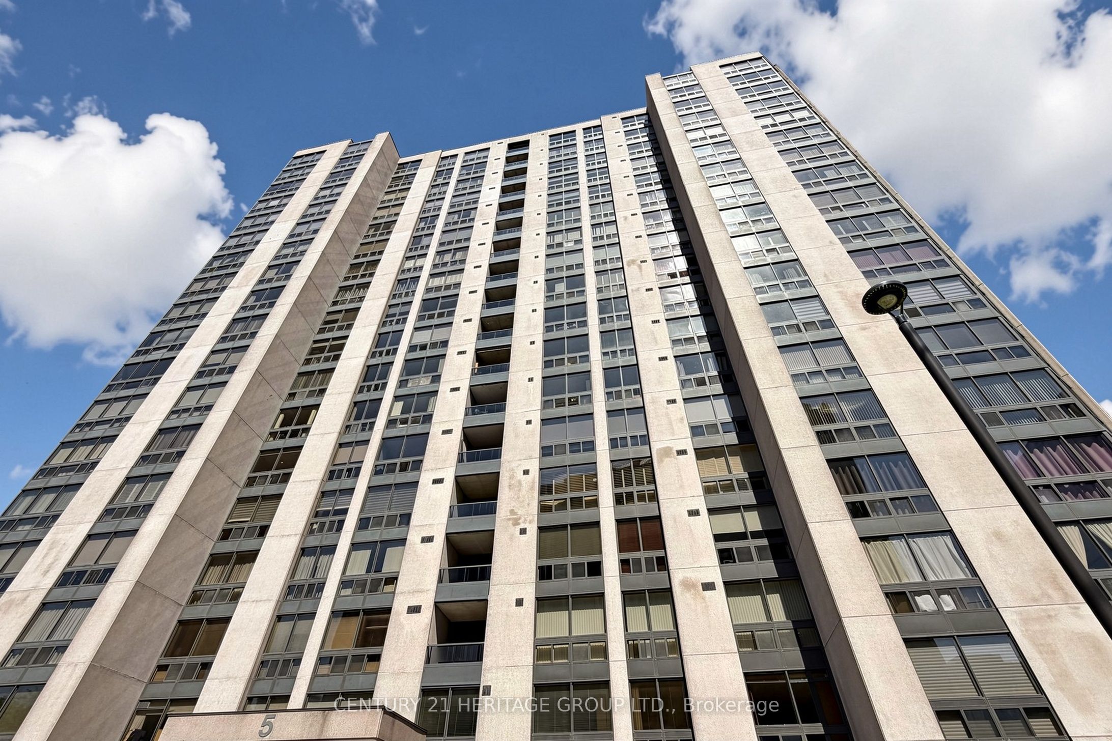 5 Kenneth Avenue 501, Toronto, ON M2N 6M7 photo 4