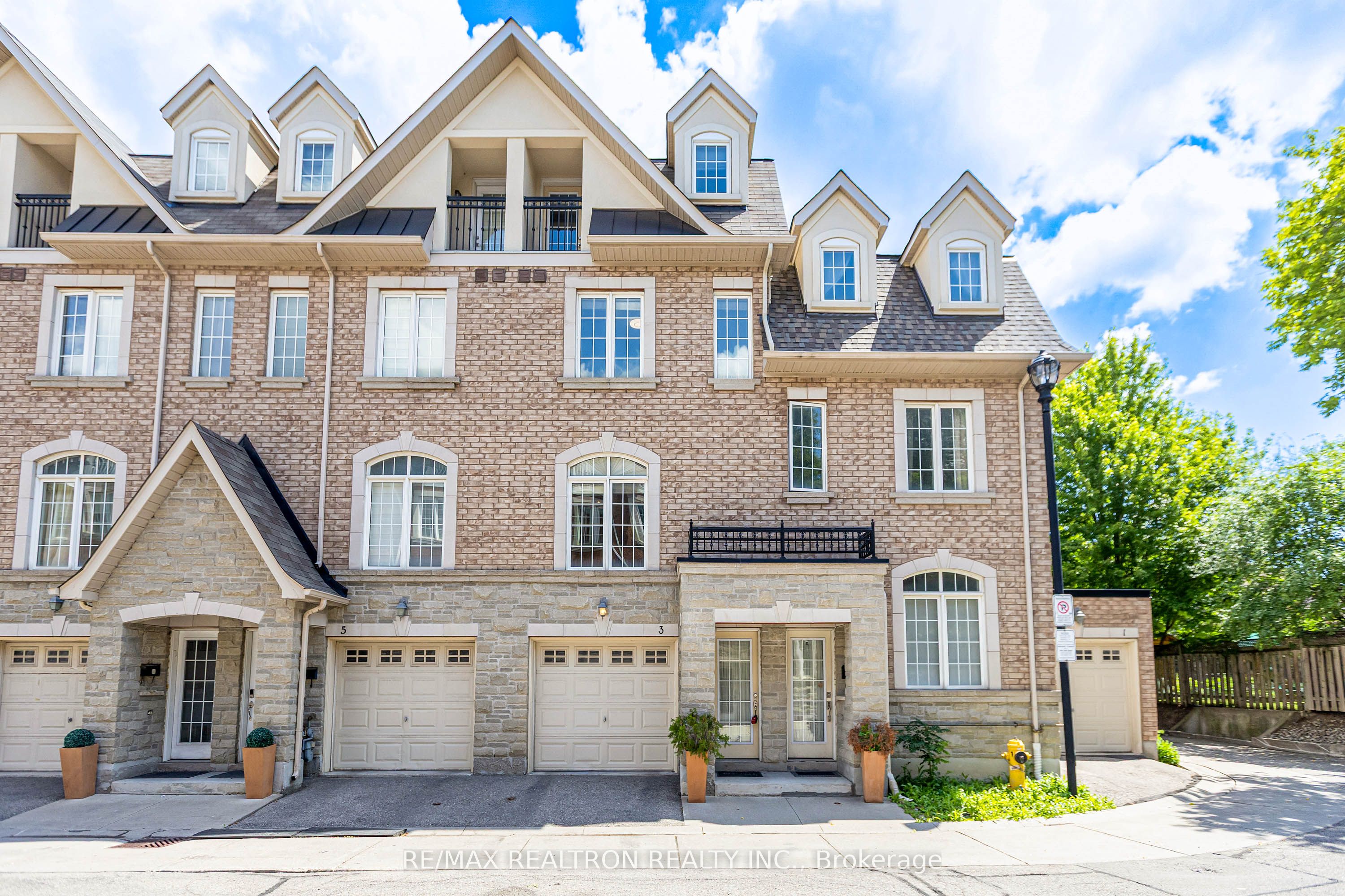 3 Hayes Lane, Toronto, ON M2N 0E7