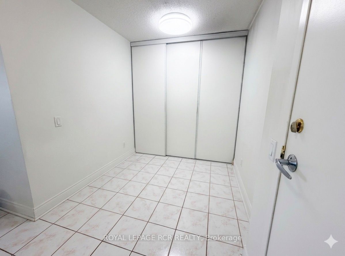 5 Northtown Way N/A 1902, Toronto, ON M2N 7A1 photo 4