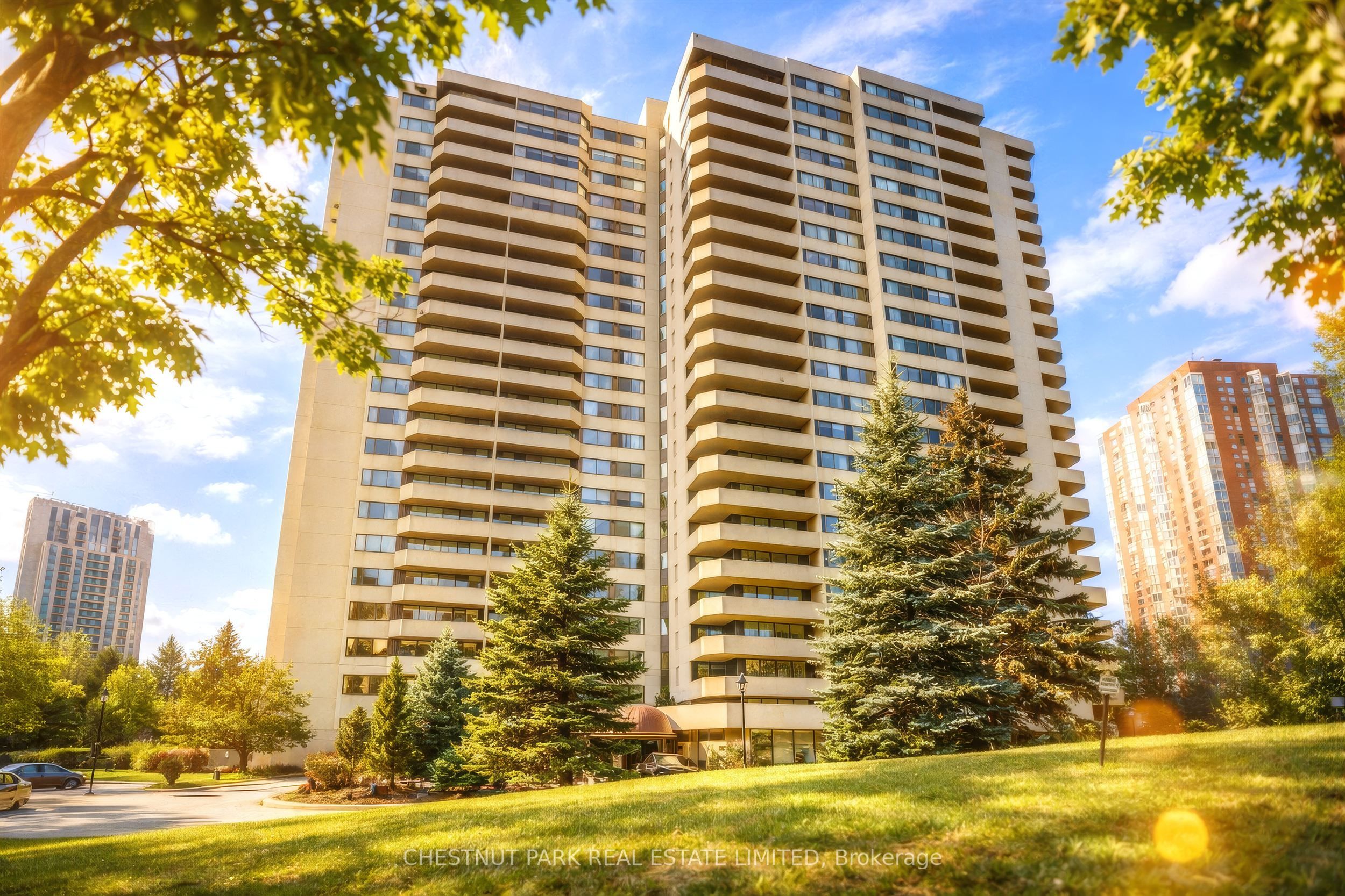 75 Wynford Heights Crescent 1501, Toronto, ON M3C 3H9 photo 2