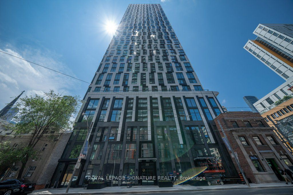 252 Church Street 2807, Toronto, ON M5B 1Z2