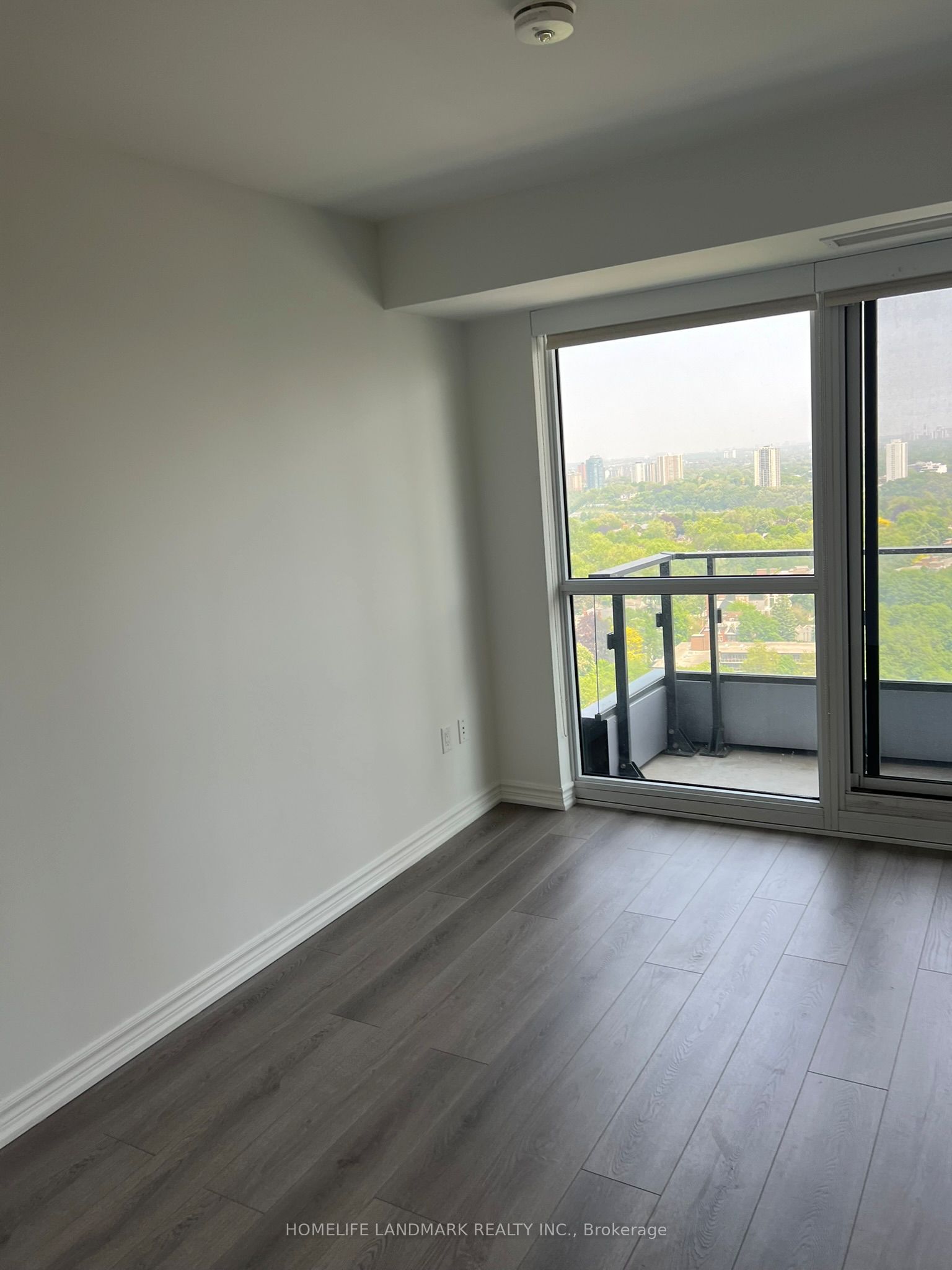 395 Bloor Street E 5308, Toronto, ON M4W 0B4 photo 2