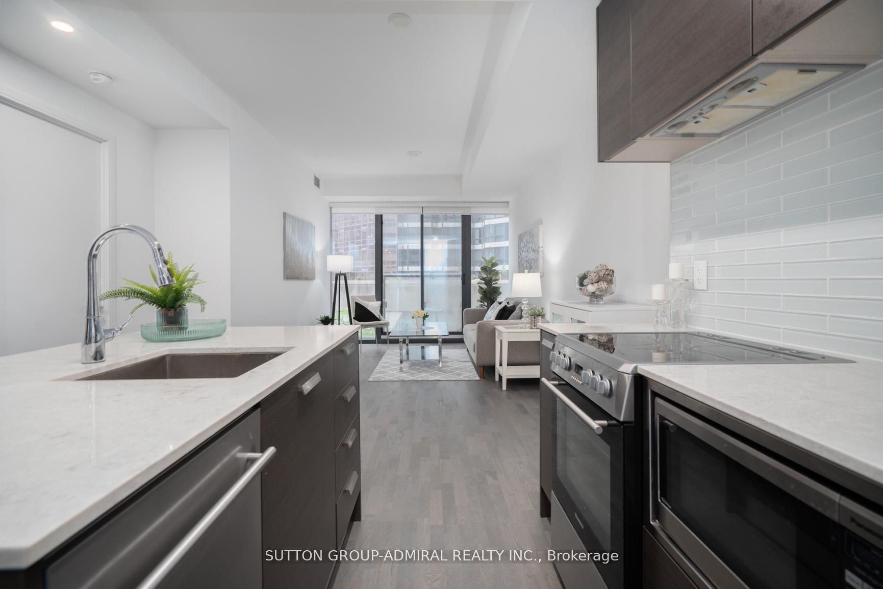 57 St. Joseph Street 301, Toronto, ON M5S 0C5 photo 5