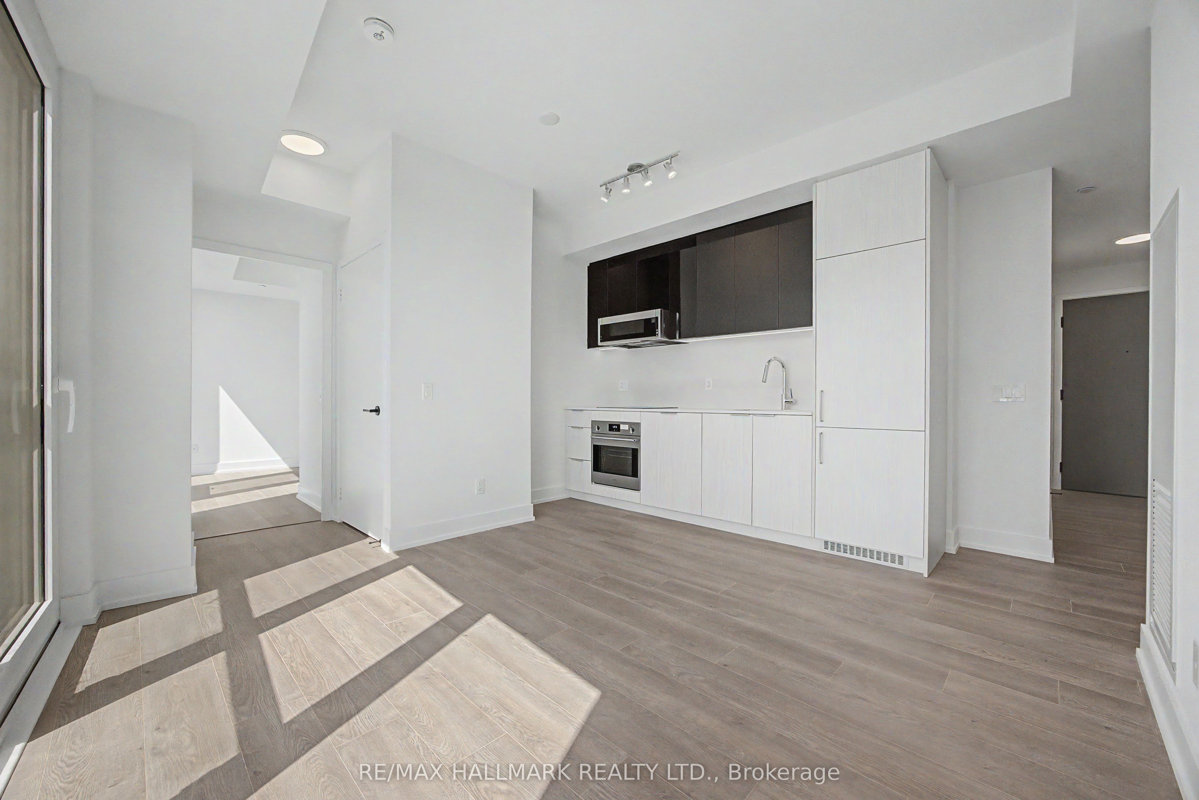 308 Jarvis Street 2513, Toronto, ON M5B 0E3 photo 2