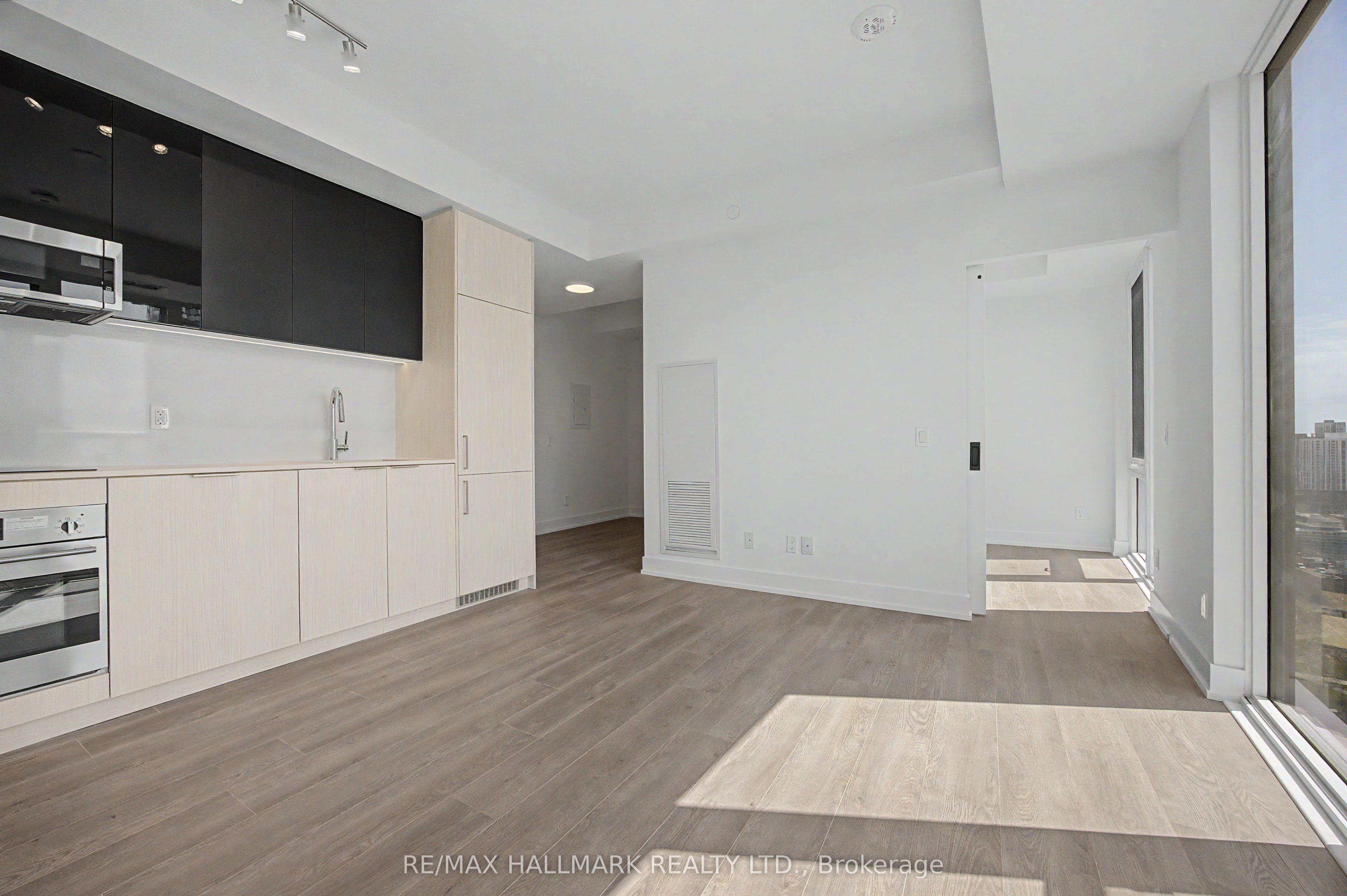 308 Jarvis Street 2513, Toronto, ON M5B 0E3 photo 3