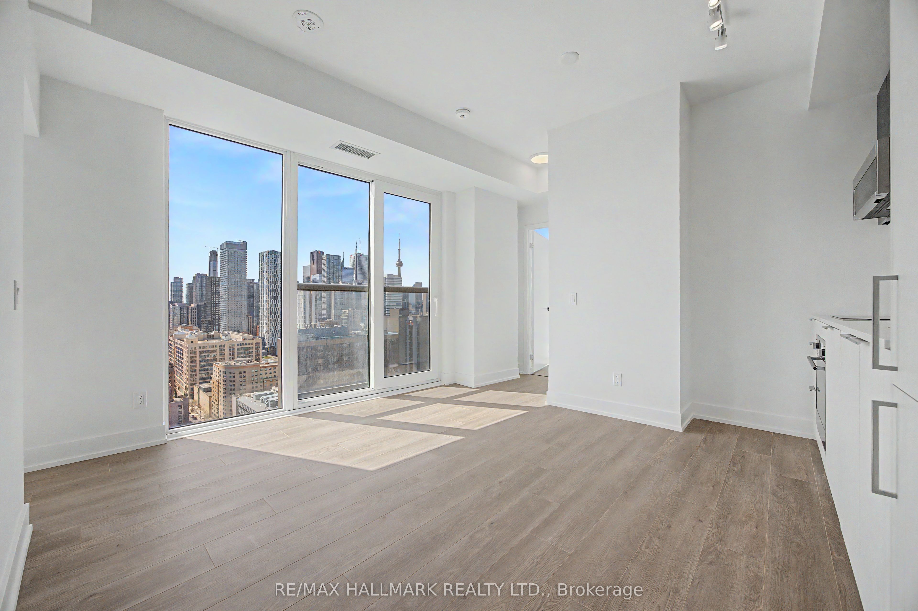 308 Jarvis Street 2513, Toronto, ON M5B 0E3 photo 4