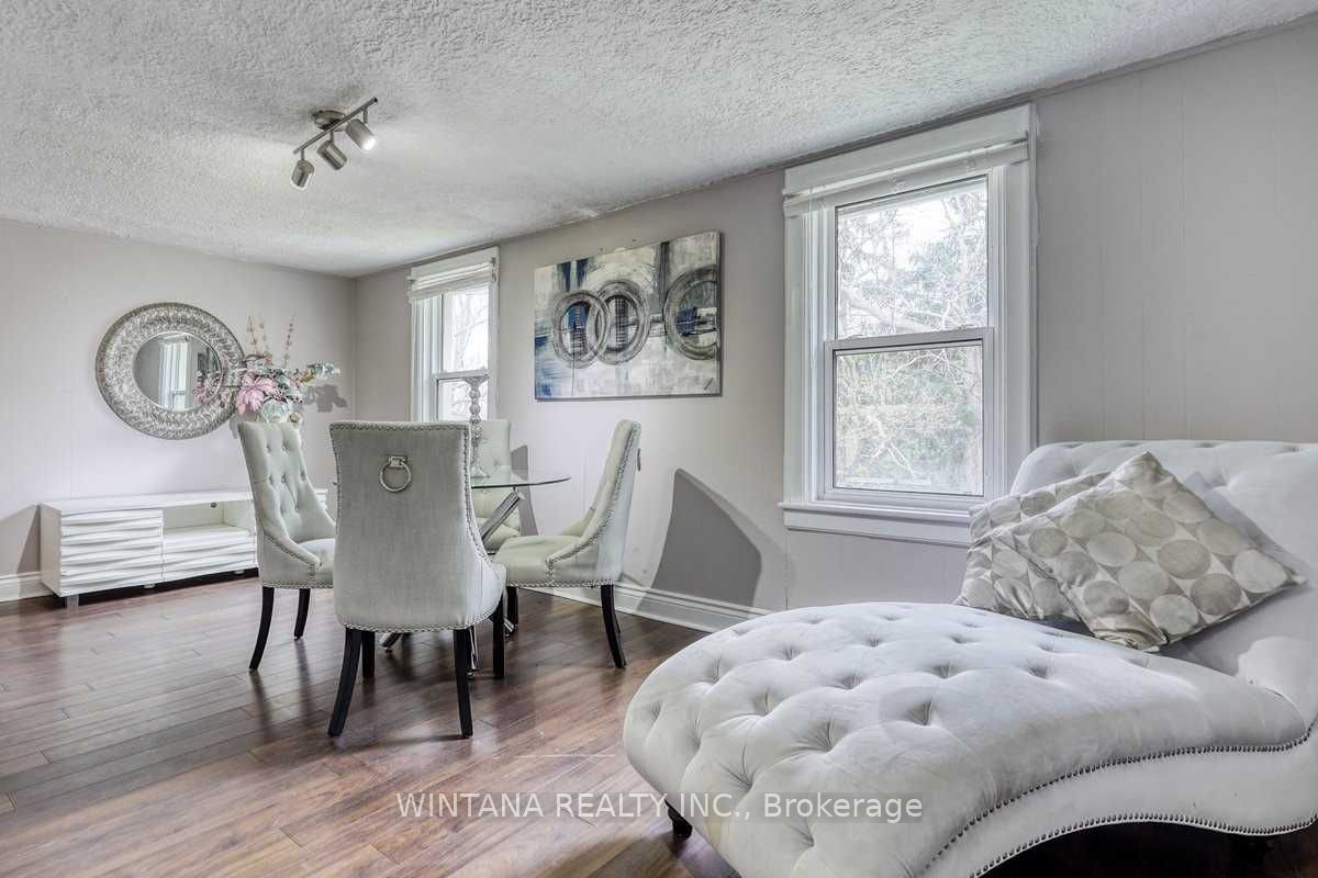 29 Whitman Street UPPER, Toronto, ON M2M 3H7 photo 2