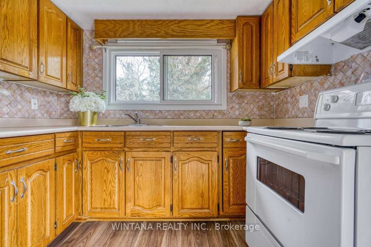 29 Whitman Street UPPER, Toronto, ON M2M 3H7 photo 4