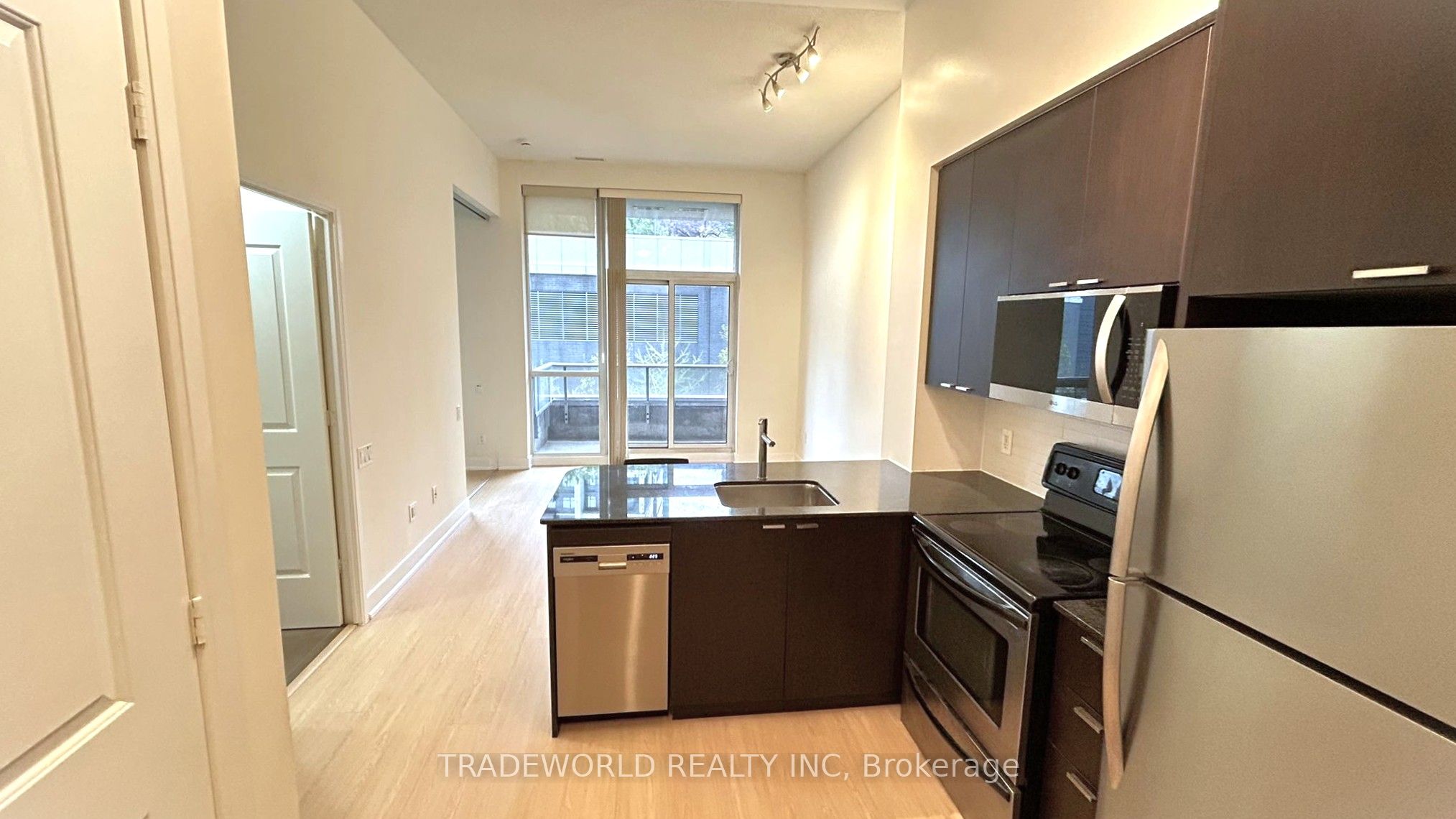 23 Sheppard Avenue E 301, Toronto, ON M2N 0C8 photo 2