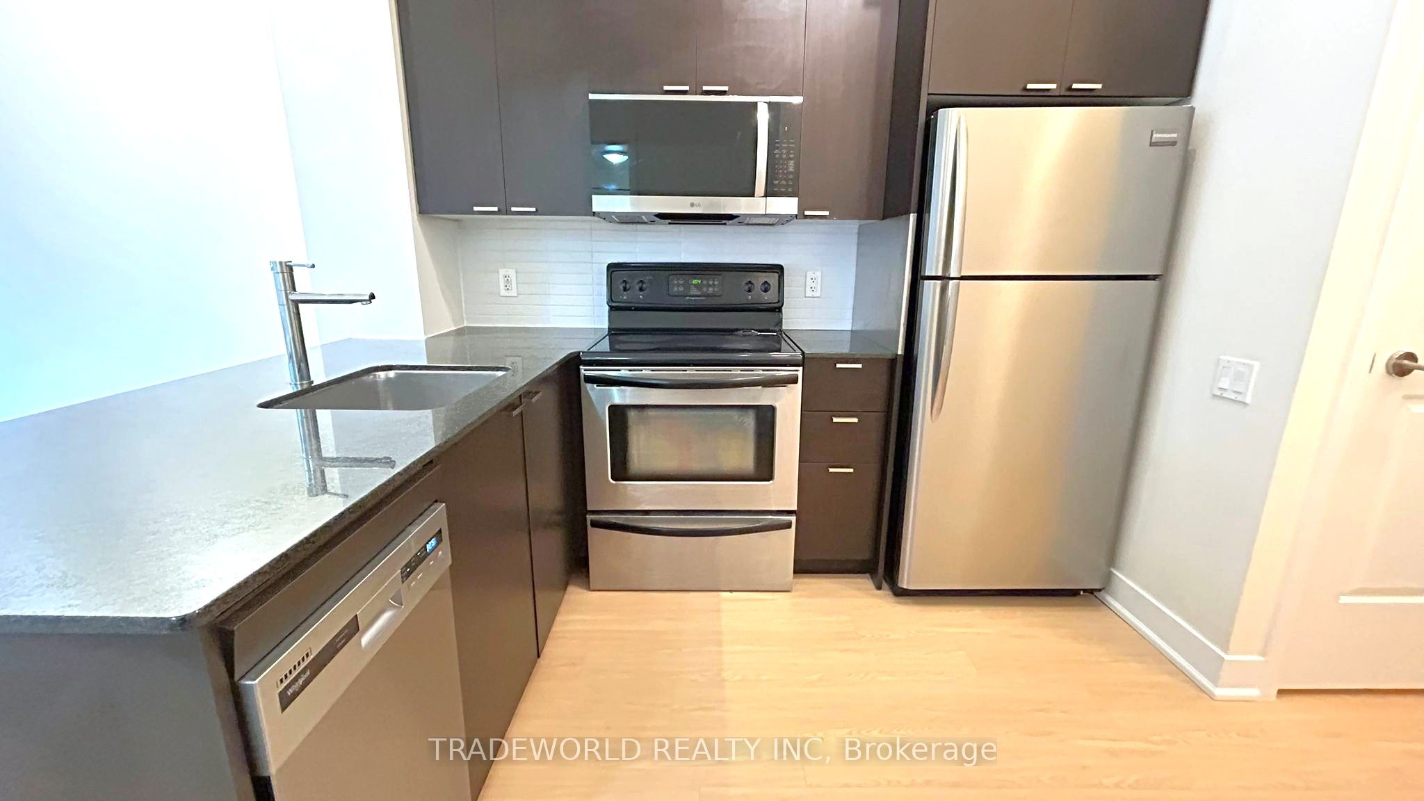 23 Sheppard Avenue E 301, Toronto, ON M2N 0C8 photo 4