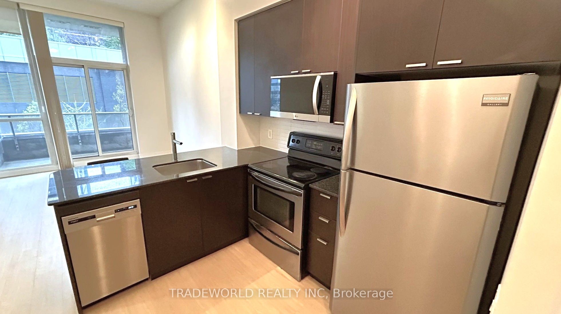 23 Sheppard Avenue E 301, Toronto, ON M2N 0C8 photo 5
