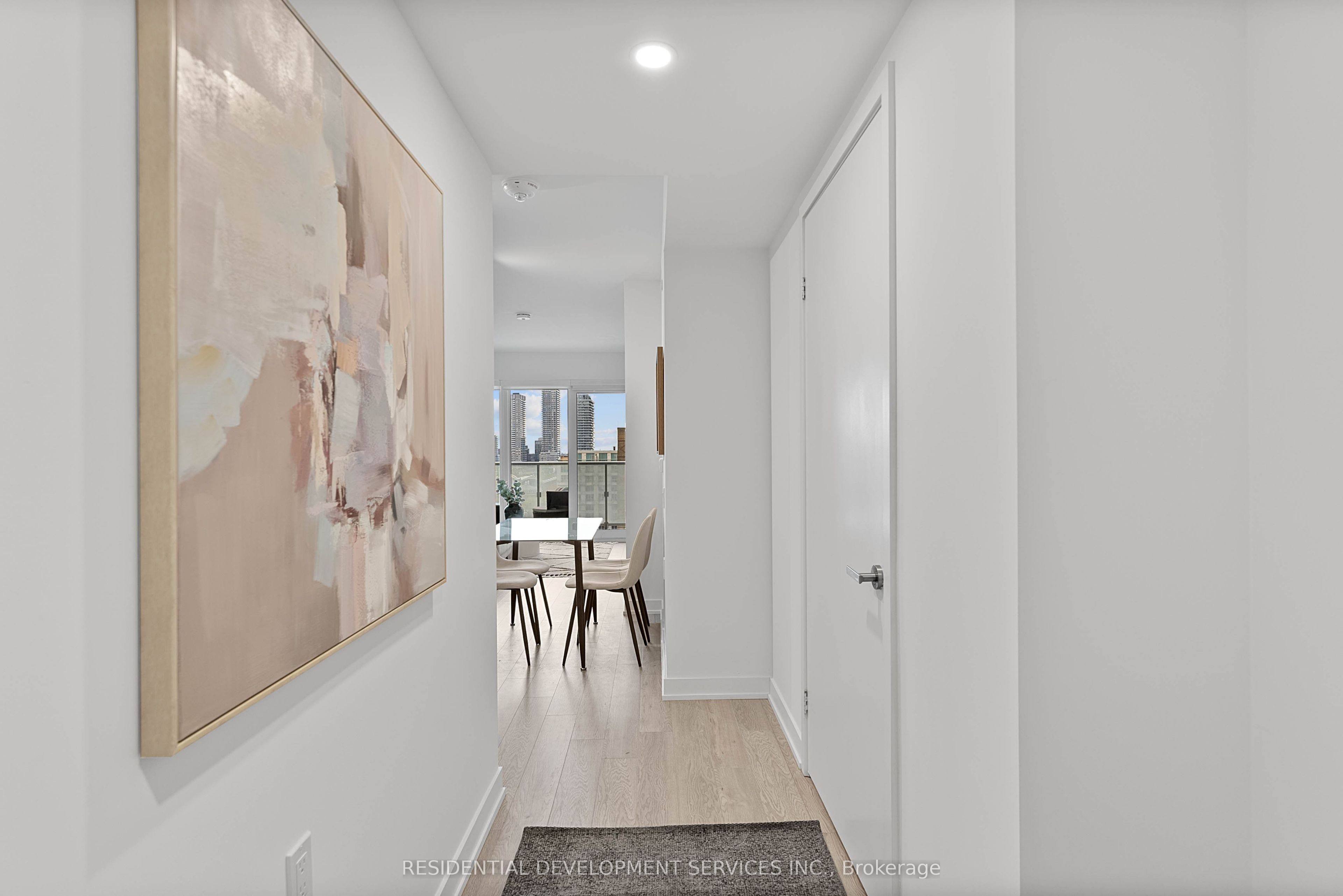 88 Queen Street 1007, Toronto, ON M5C 0B6 photo 3