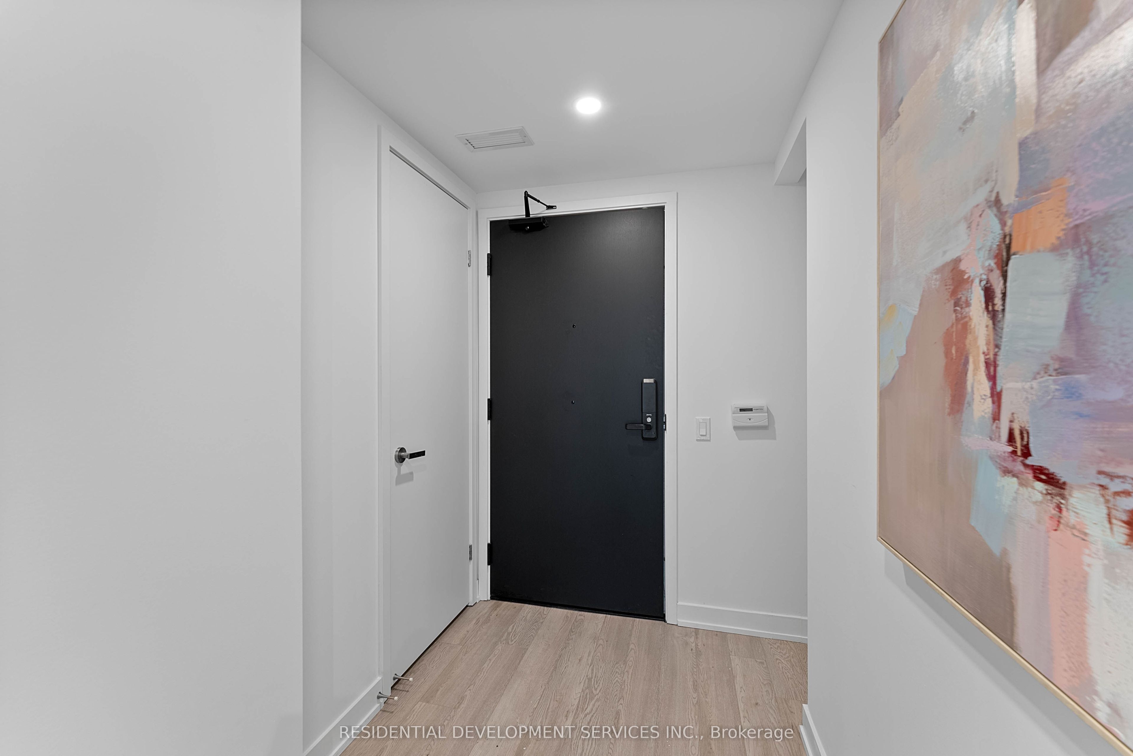 88 Queen Street 1007, Toronto, ON M5C 0B6 photo 5