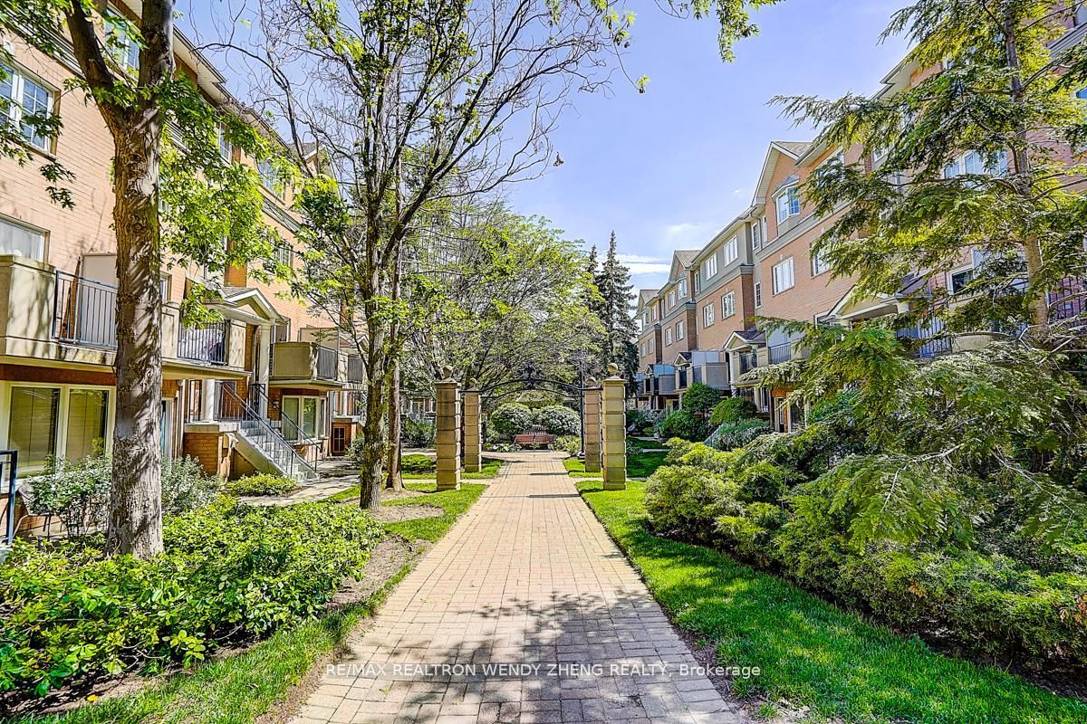 28 Sommerset Way 1517, Toronto, ON M2N 6W7 photo 2