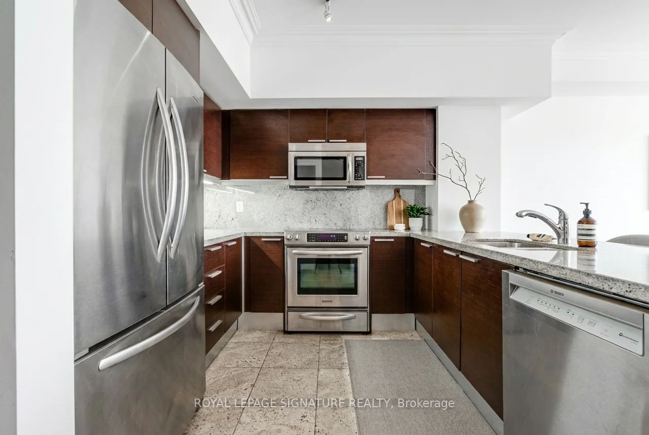 650 Sheppard Avenue E PH06, Toronto, ON M2K 3E4 photo 3
