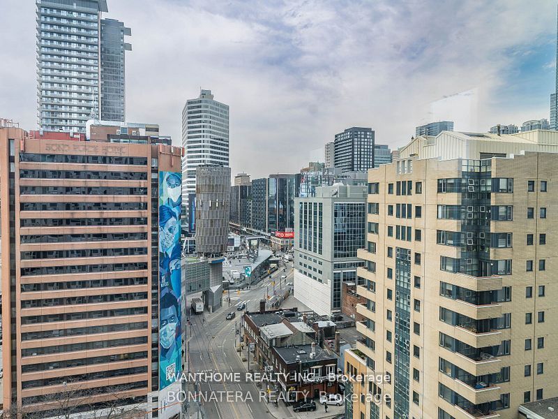 252 church Street 3603, Toronto, ON M5B 0E6 photo 2