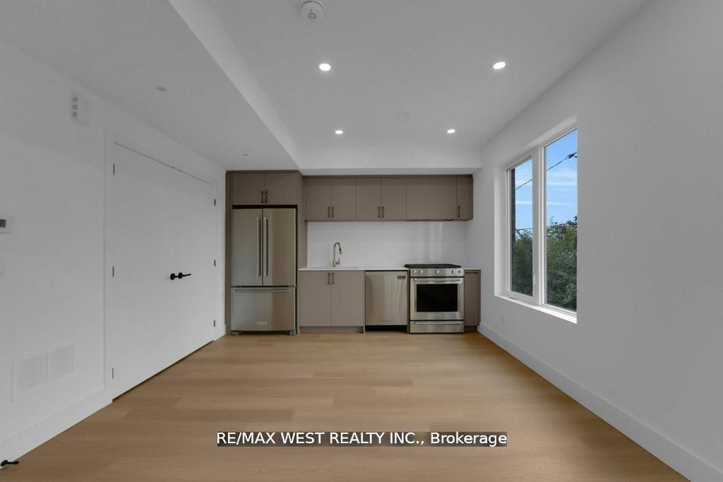 661 Winona Drive, Toronto, ON M6C 3V6 photo 5