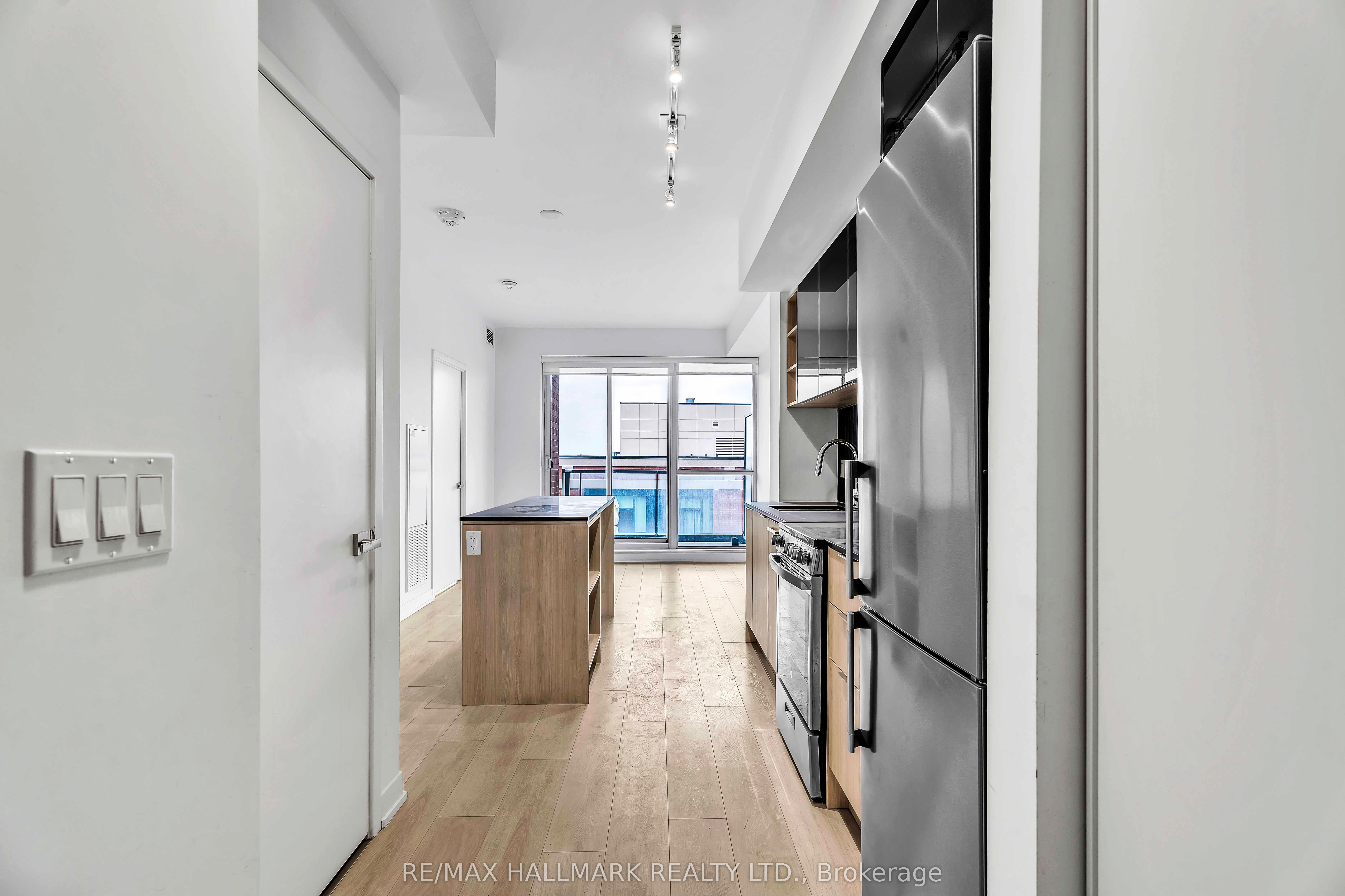 31 Tippett Road 905, Toronto, ON M3H 0C8 photo 5